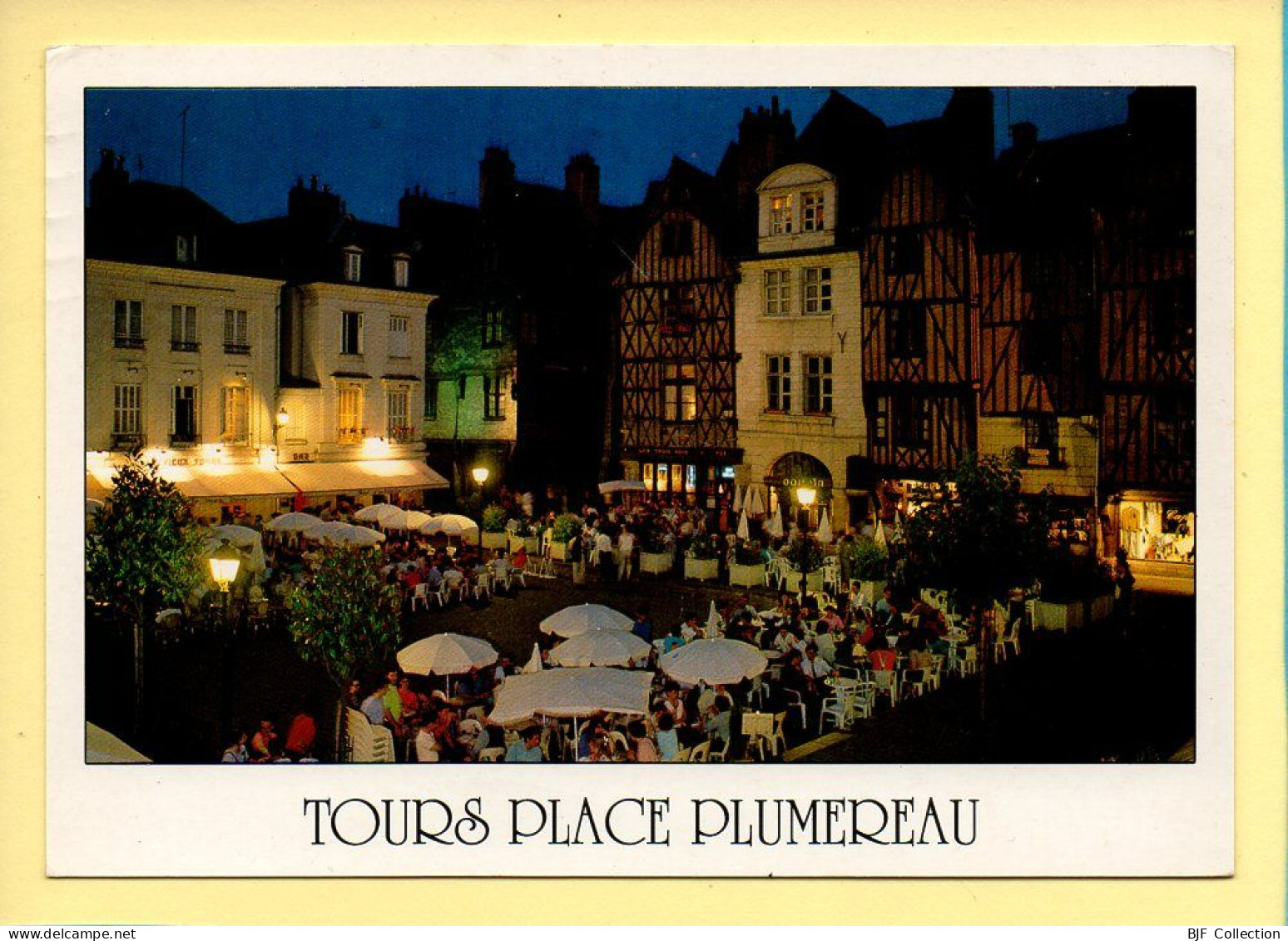 37. TOURS – Place Plumereau / Le Soir (animée) (voir Scan Recto/verso) - Tours