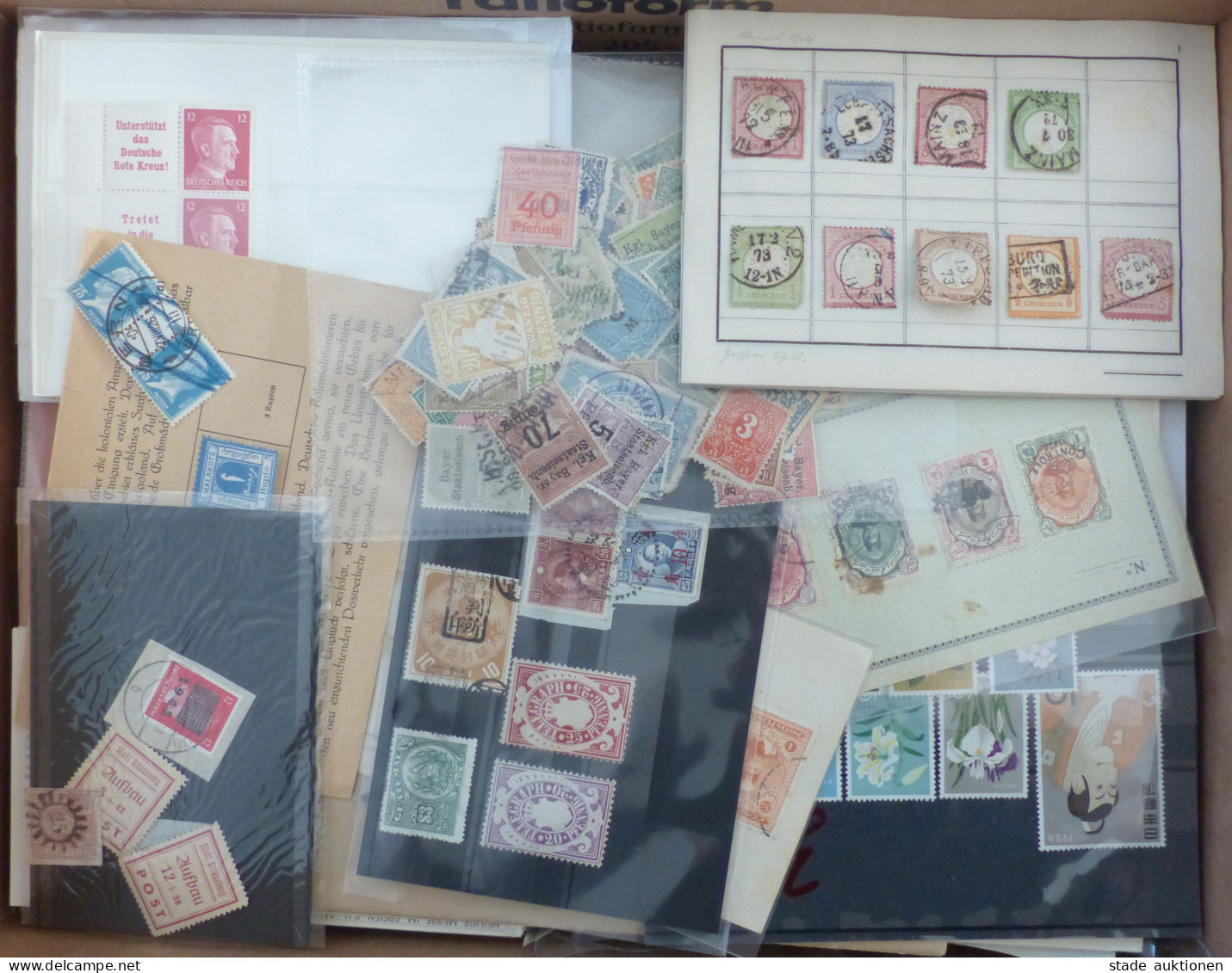 WuKi Kleine Wunderkiste Mit Briefmarken Aus Aller Welt Von Alt Bis Neu, Viel Vor 1945, Auswahlhefte, Marken In Tüten, Ei - 100 - 499 Postcards