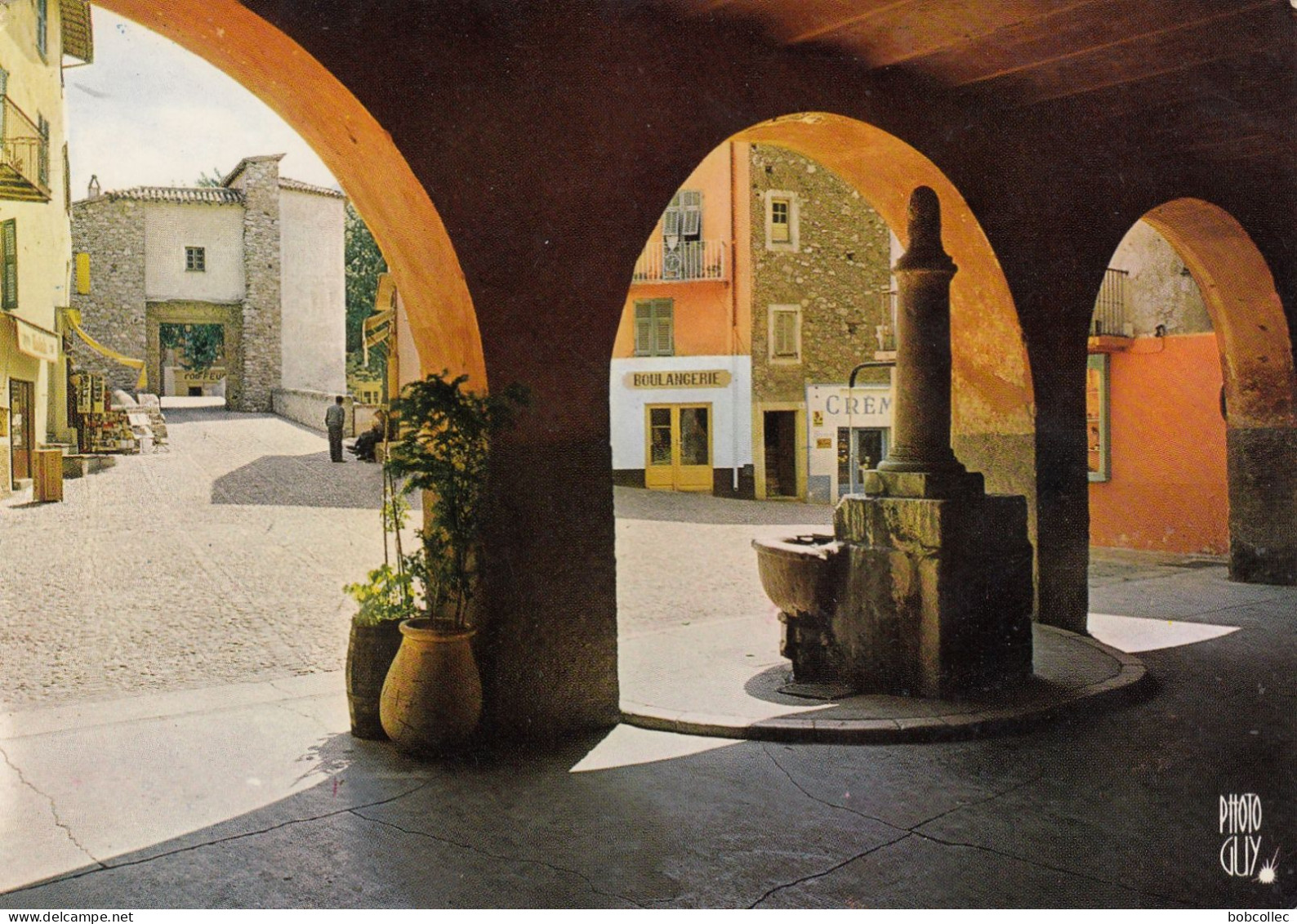 SOSPEL (Alpes-Maritimes): La Vieille Fontaine Et Les Arcades De La Place Saint-Nicolas - Sospel