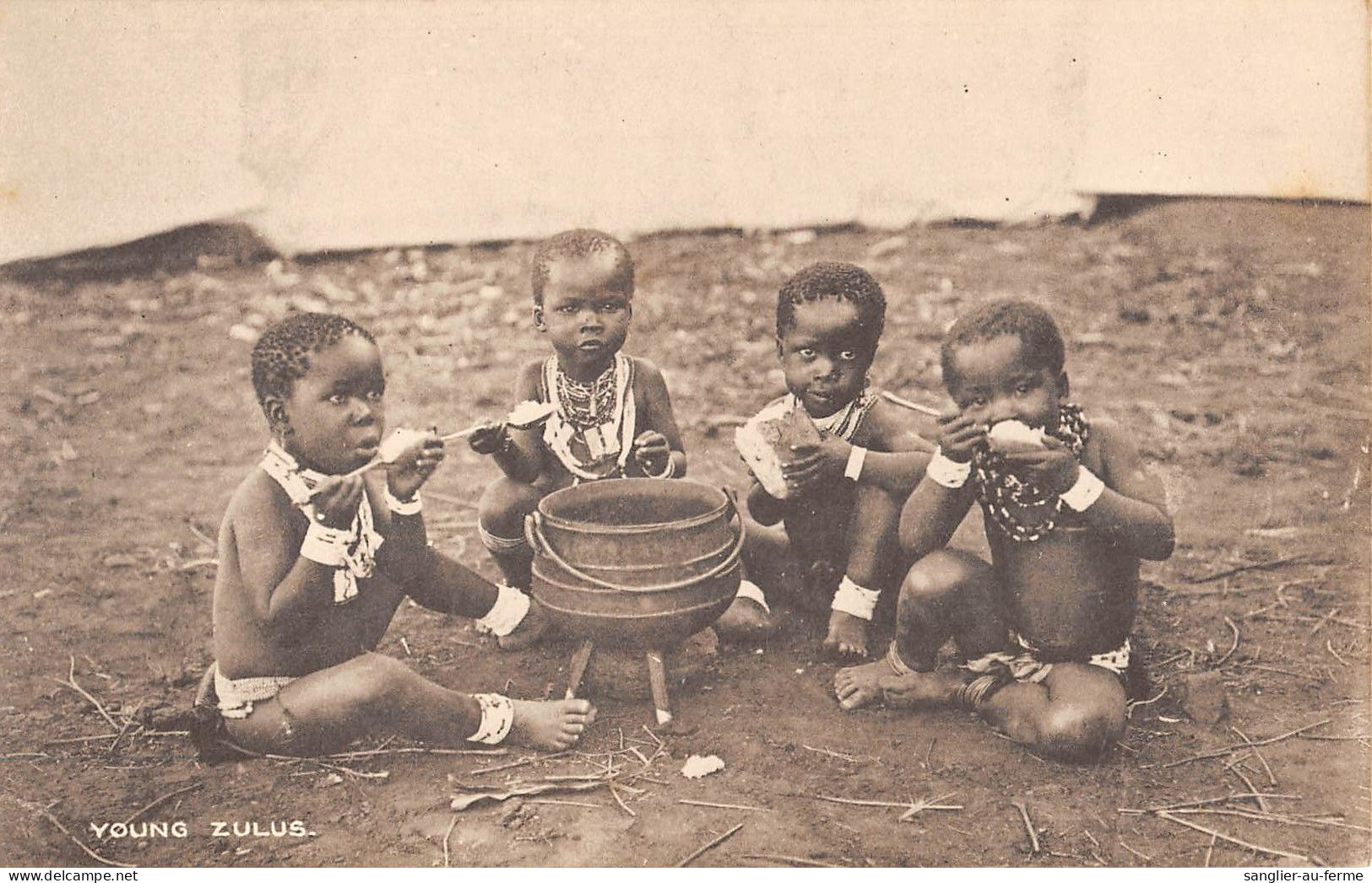 CPA / AFRIQUE DU SUD / CPA ETHNIQUE / YOUNG ZULUS / ENFANTS NOIRS - Sudáfrica