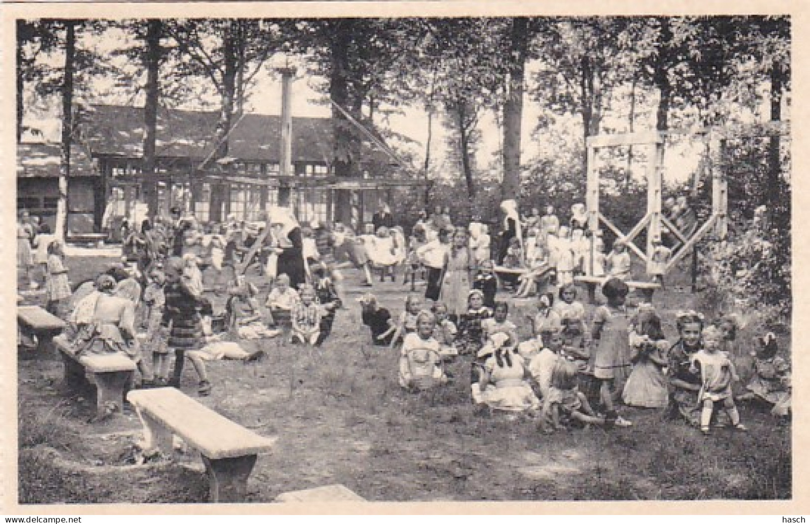 3726	161	Ravels, O. L. Vrouw Van De Kempen Open Lucht School Voor Zwakke Meisjes Een Speelplein In Het Park. - Ravels