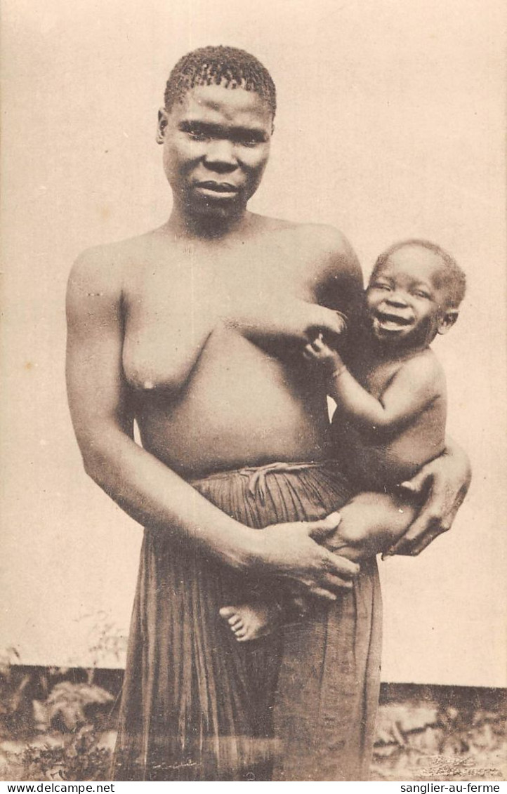 CPA / AFRIQUE DU SUD / CPA ETHNIQUE / FEMME SEINS NUS / ENFANT NOIR - Zuid-Afrika