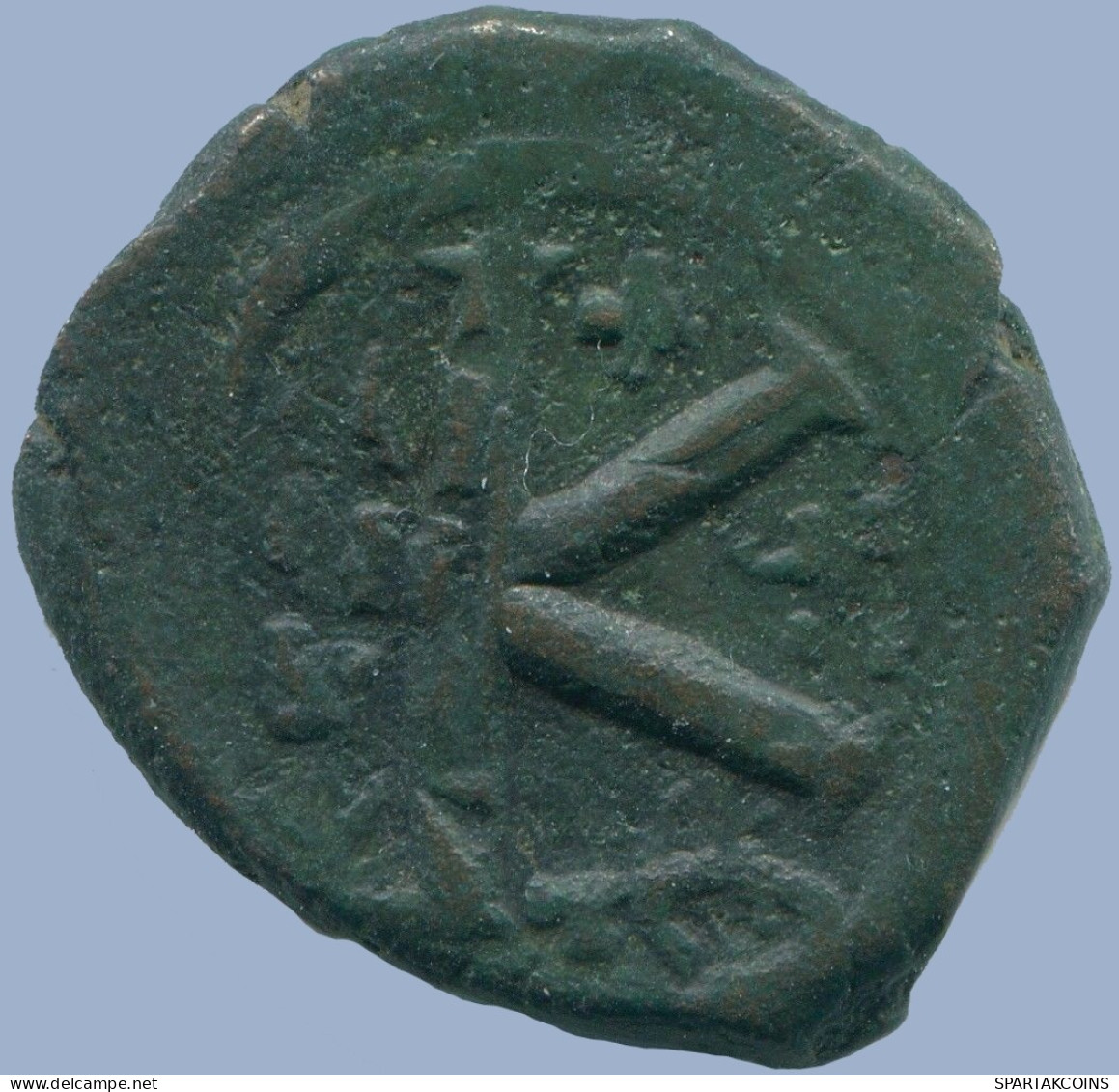 MAURICE TIBERIUS HALF FOLLIS THESSALONICA YEAR 8 6.2g/24mm #ANC13715.16.F.A - Bizantinas