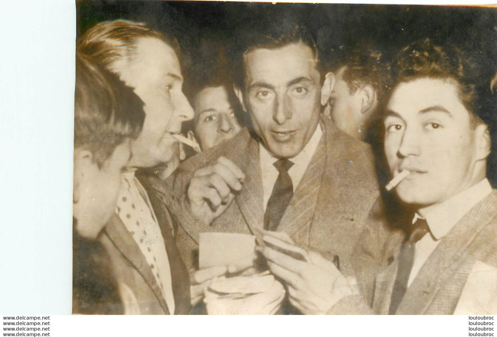 CYCLISME  04/1955 FAUSTO COPPI SIGNATURES D'AUTOGRAPHES PHOTO DE PRESSE 15X11CM - Radsport