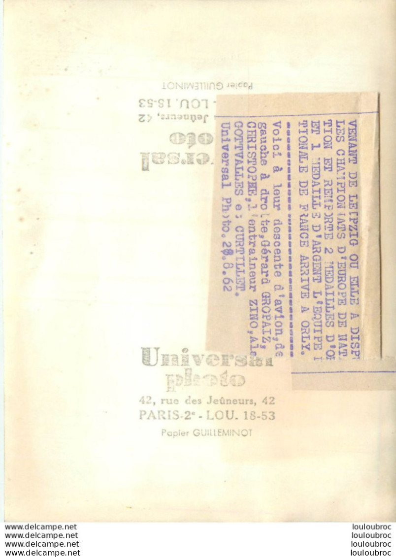 NATATION 08/62 RETOUR TRIOMPHAL DE L'EQUIPE DE FRANCE DE LEIPZIG   PHOTO DE PRESSE 18X13CM - Sport