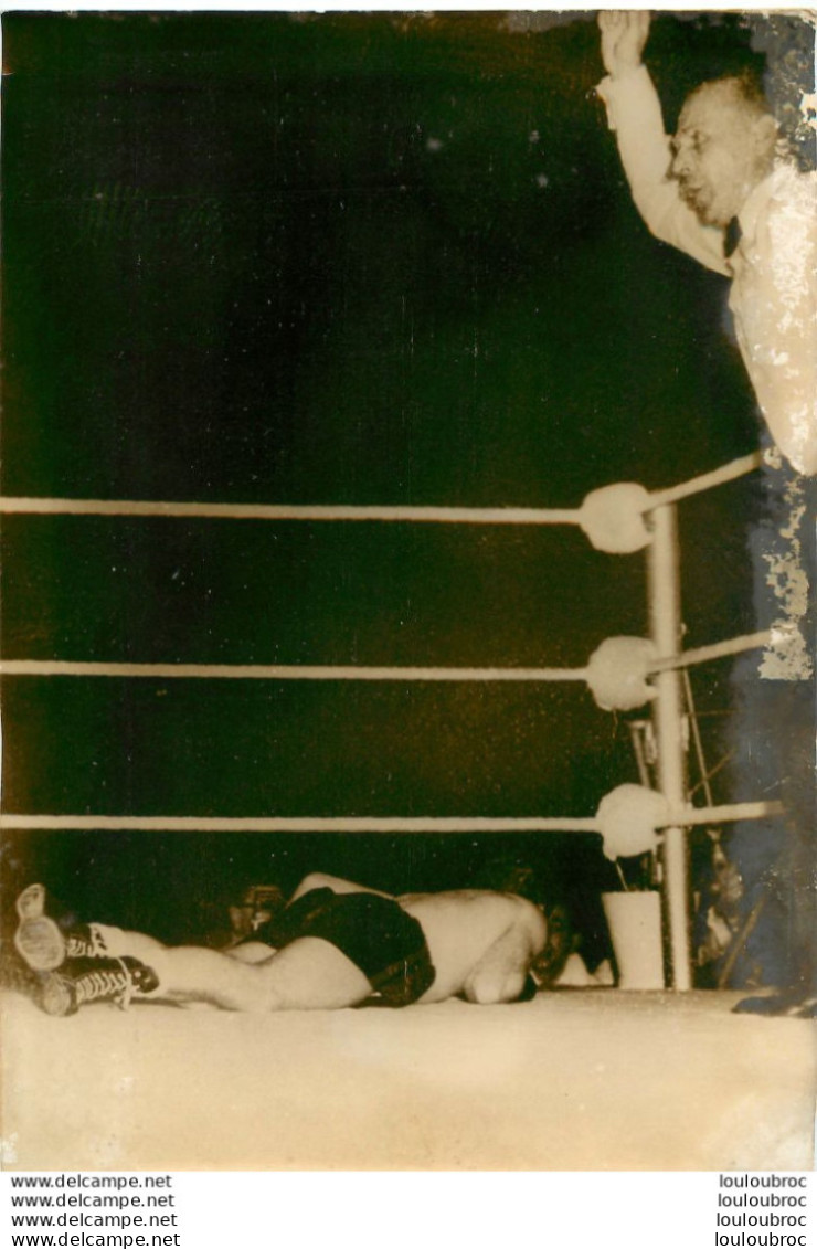 BOXE 26/10/1960 HALIMI A GAGNE  SON COMBAT CONTRE GILROY PHOTO PRESSE 18X13CM - Sport