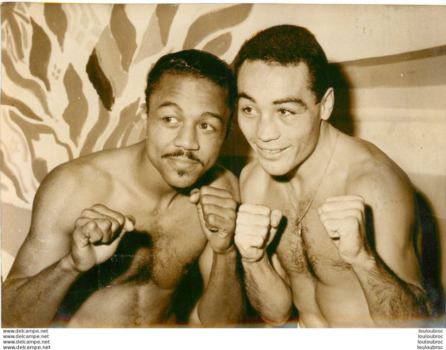 BOXE 11/1960 HORNSBY ET HASHAS AVANT LE COMBAT PALAIS DES SPORTS PHOTO DE PRESSE 18X13CM - Sports