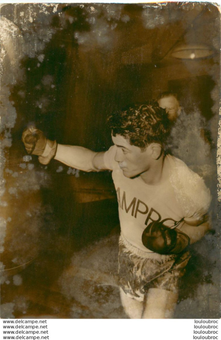 BOXE 1957 MAC ATEER S'ENTRAINE AVANT SON COMBAT TITRE D'EUROPE CONTRE HUMEZ PHOTO DE PRESSE 18X13CM R1 - Sports