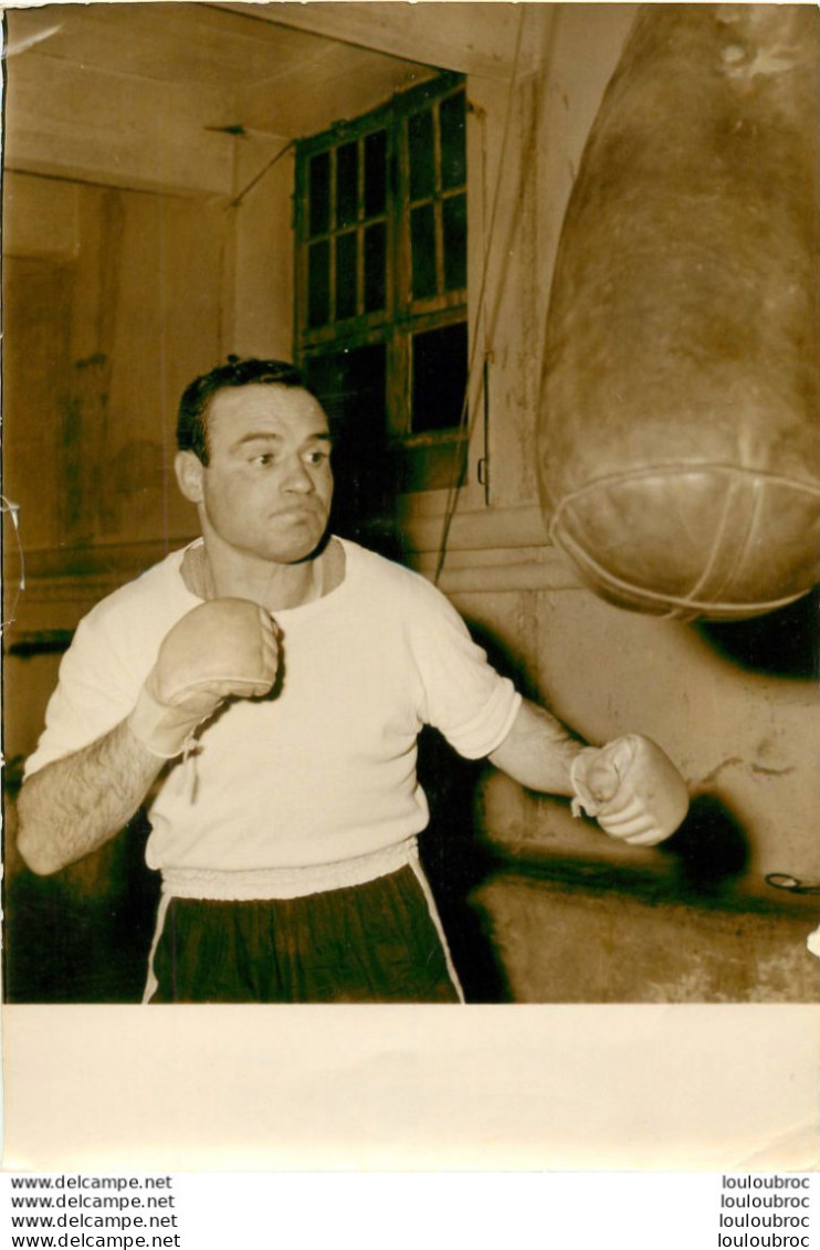 BOXE 1961 GUY GRACIA SERRURIER FERRONNIER  AVANT COMBAT CONTRE JOE BROWN  PHOTO DE PRESSE 18X13CM - Sports