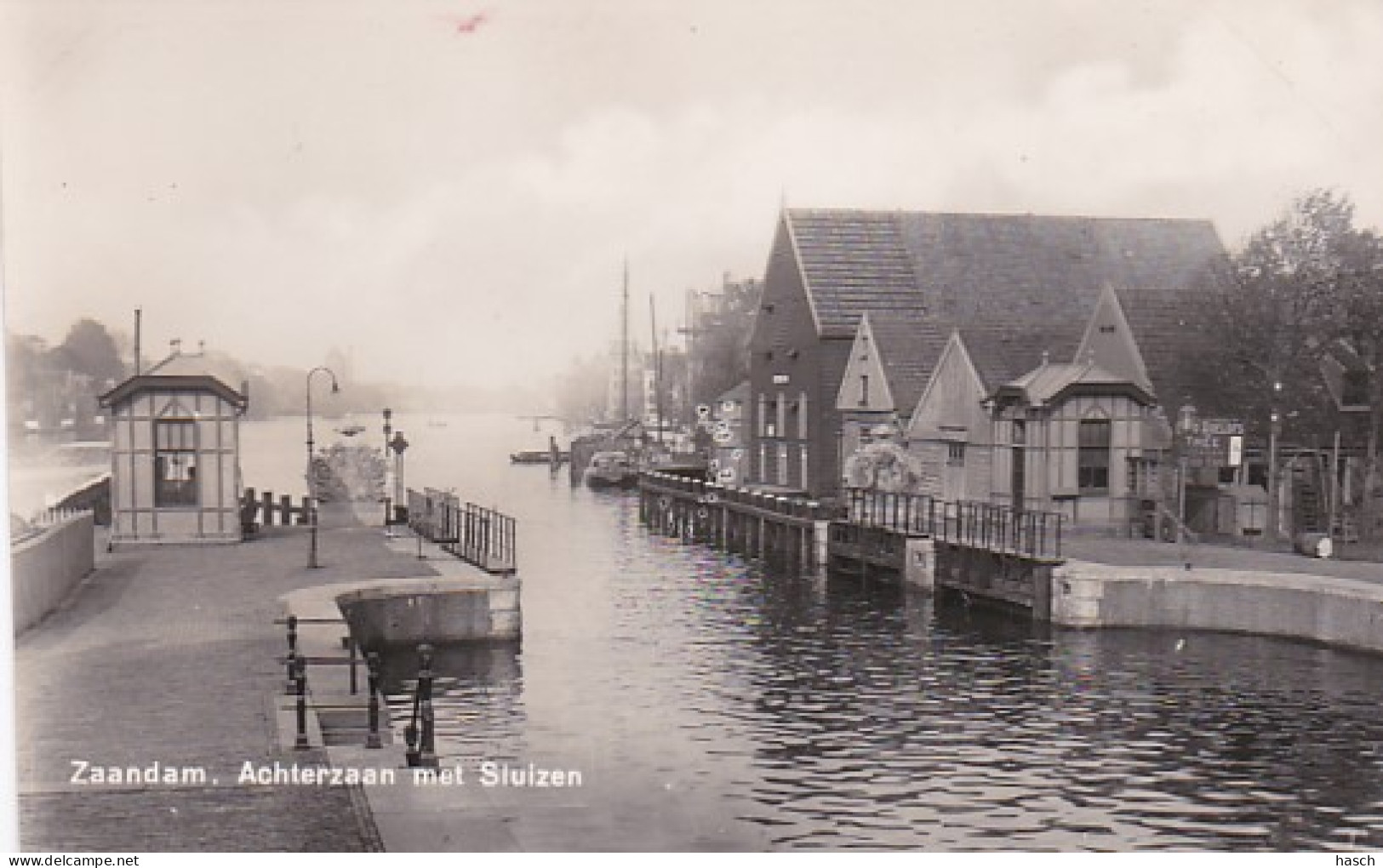 48162Zaandam, Achterzaan Met Sluizen. (kanten Zijn Afgeknipt, Zie Vlekjes) - Zaandam