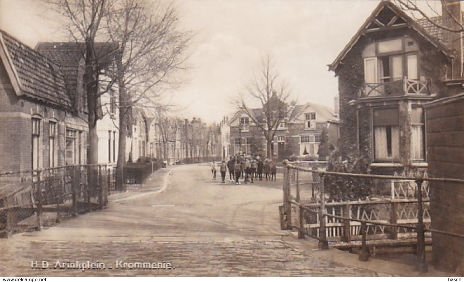 481647Krommenie, H. D. Arinkplein. 1930 (randen Afgeknipt ?, Vlekken Op De Foto) - Krommenie