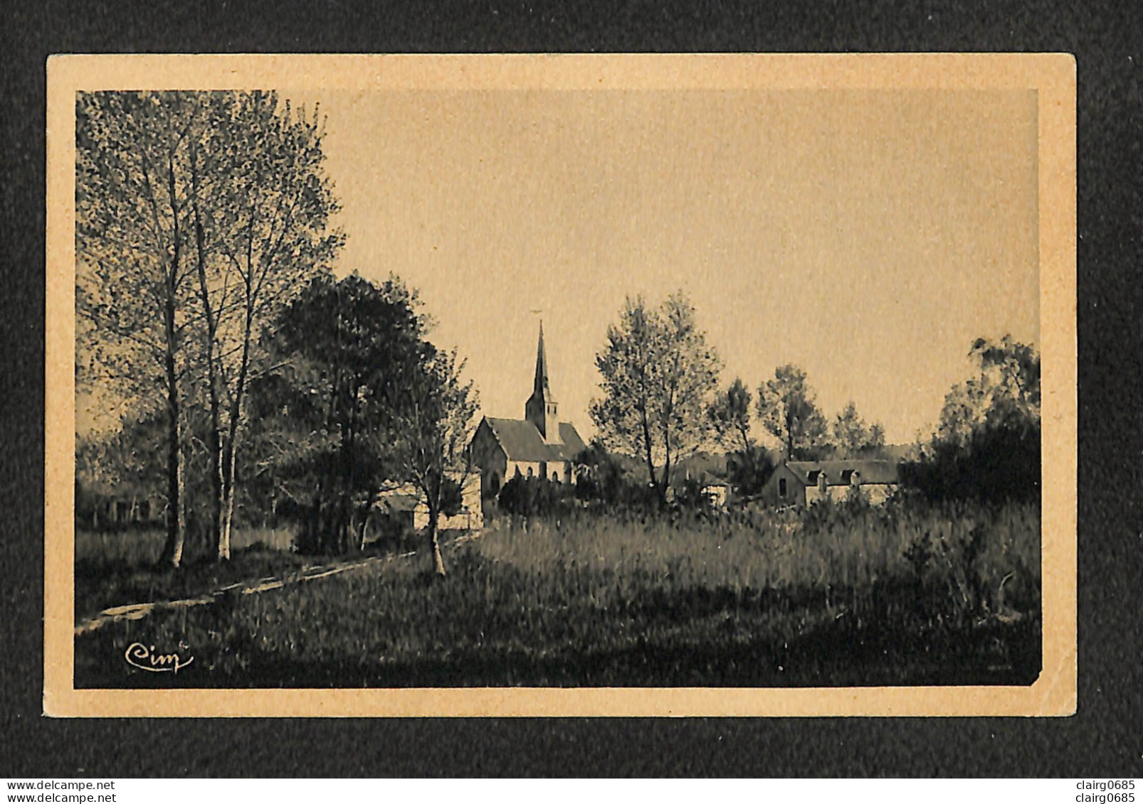 77 - SOUPPES SUR LOING - L'Eglise Et Le Chemin Du Loing - 194? - Souppes Sur Loing