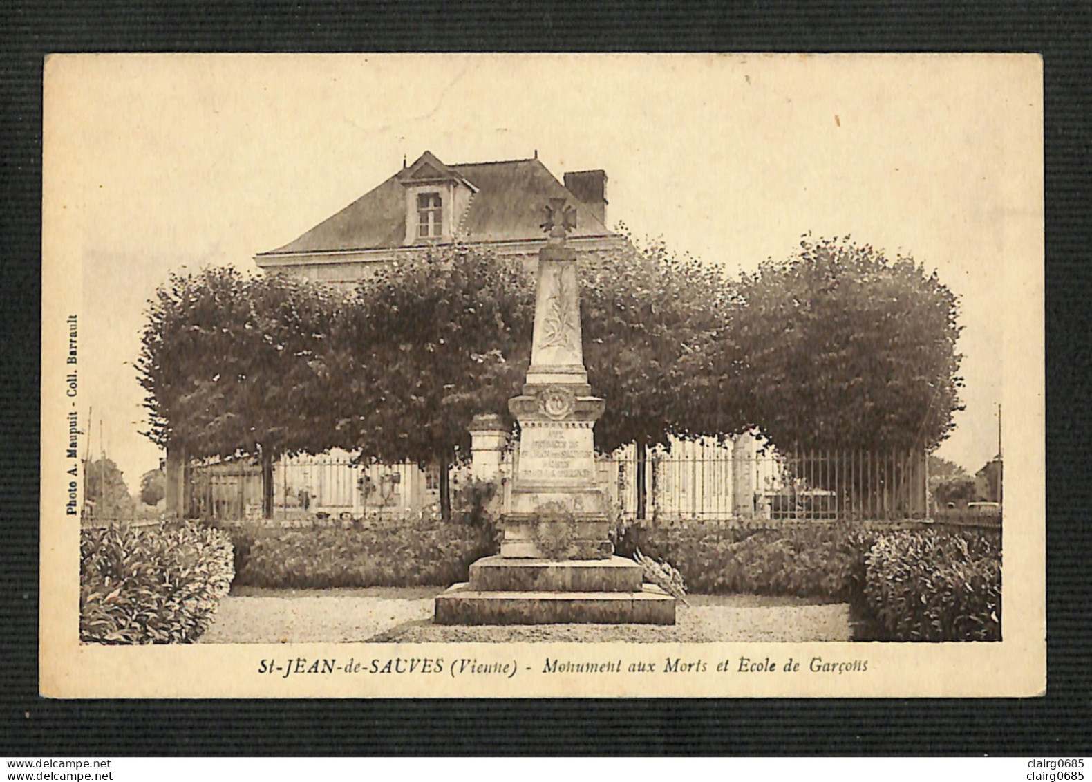 86 - SAINT-JEAN-DE-SAUVES - Monument Aux Morts Et Ecole De Garçons  - Autres & Non Classés