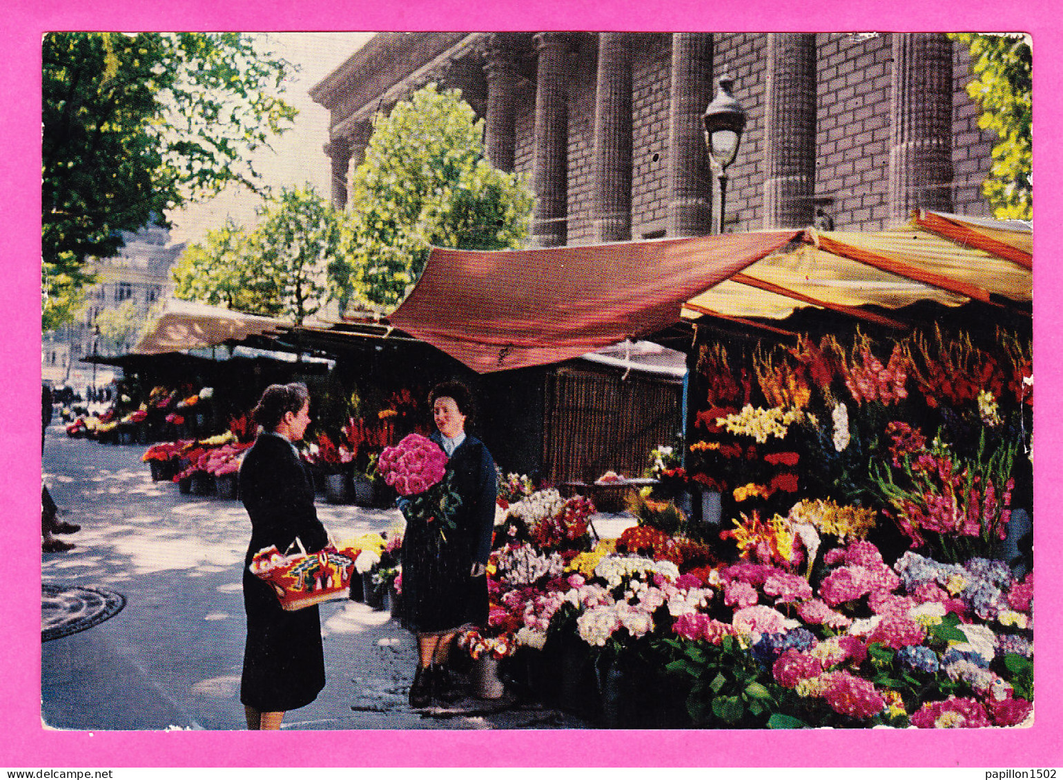 F-75-Paris-570P41 Le Marché Aux Fleurs Place De La Madeleine, Animation, Voir Verso Cachet Croix Rouge - Places, Squares