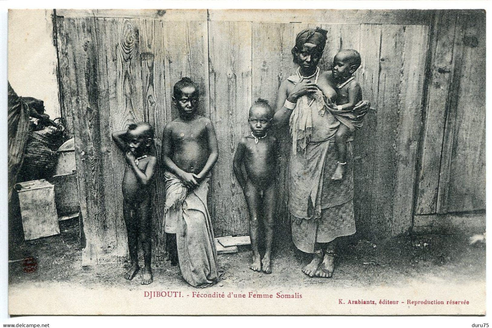 CPA * DJIBOUTI Fécondité D'une Femme Somalis ( Enfants ) Editeur K. Arabiantz - Djibouti