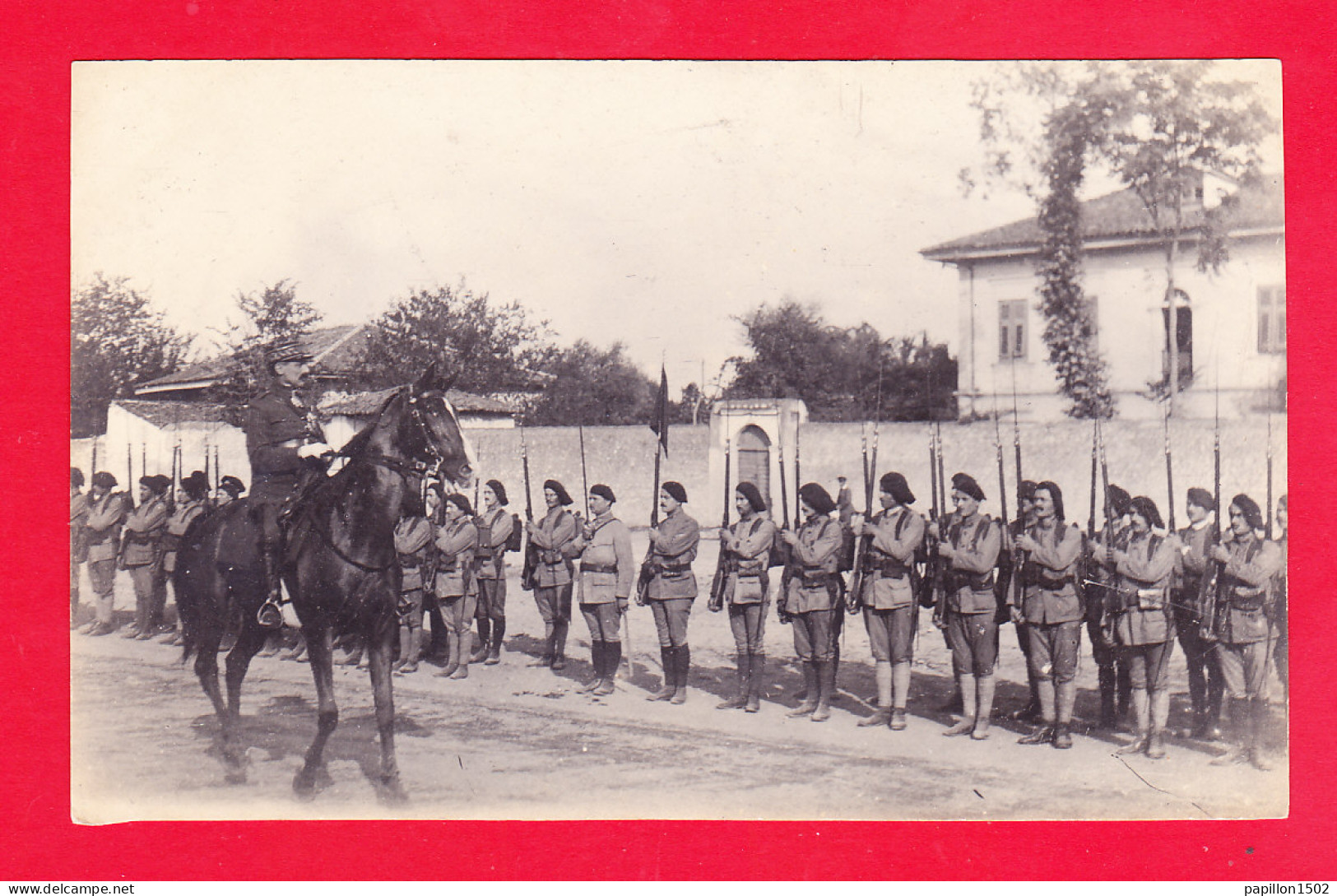 Milit-753Ph74  Carte Photo, Un Groupe De Chasseurs Alpins Avec Armes, Cpa BE - Other & Unclassified