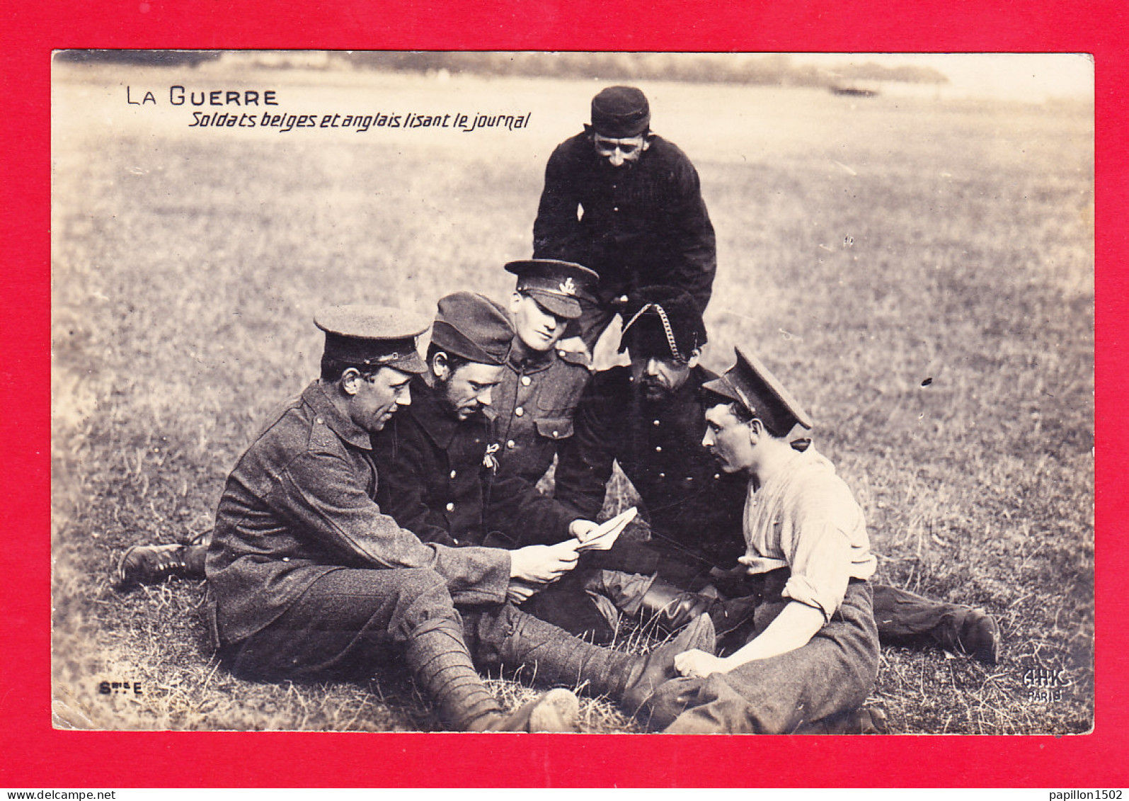 Guerre-14-18-(368)Ph74  Carte Photo, Soldats Belges Et Anglais Lisant Le Journal, Cpa BE - War 1914-18