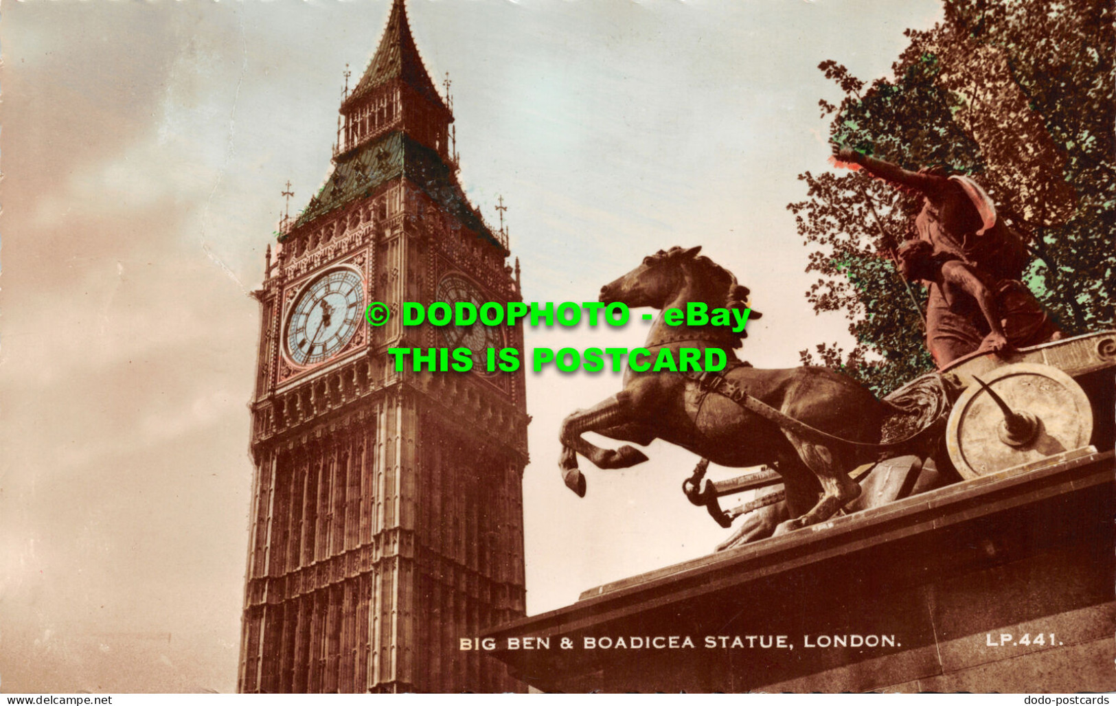 R505135 London. Big Ben And Boadicea Statue. Lansdowne. RP - Sonstige & Ohne Zuordnung