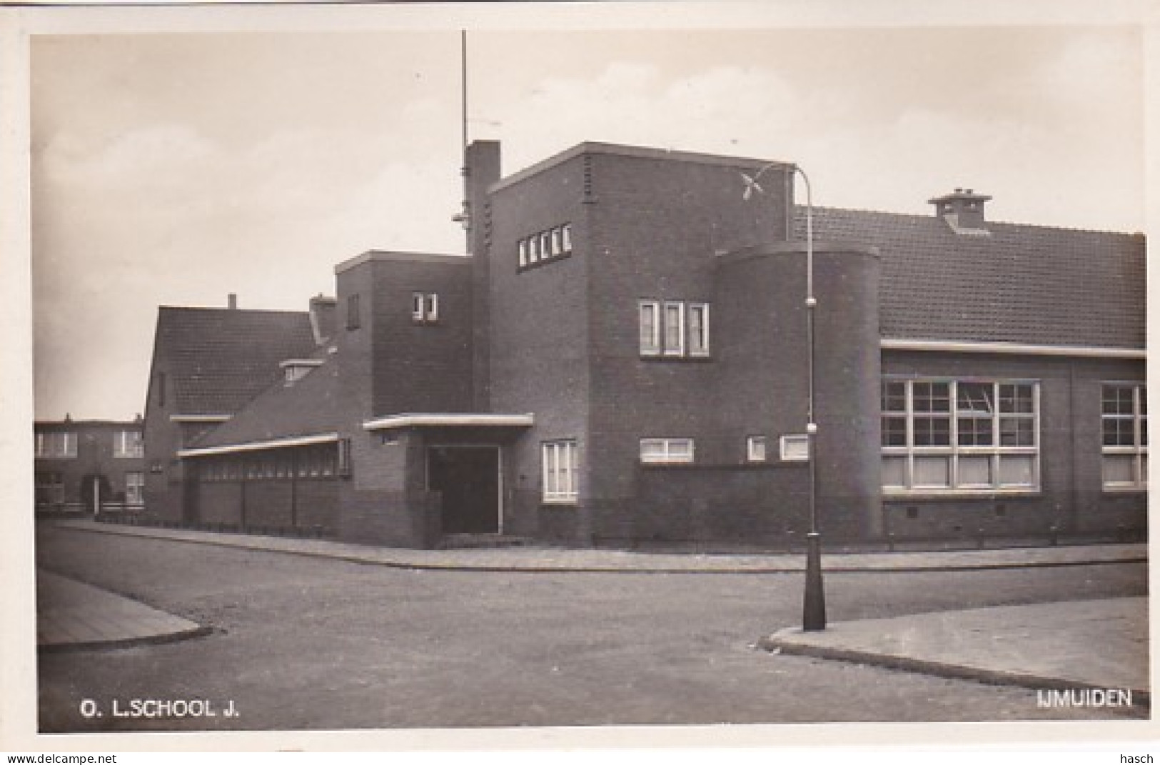 48216IJmuiden, O. L. School J. (FOTO KAART)(linksonder Een Kleine Beschadiging)  - IJmuiden