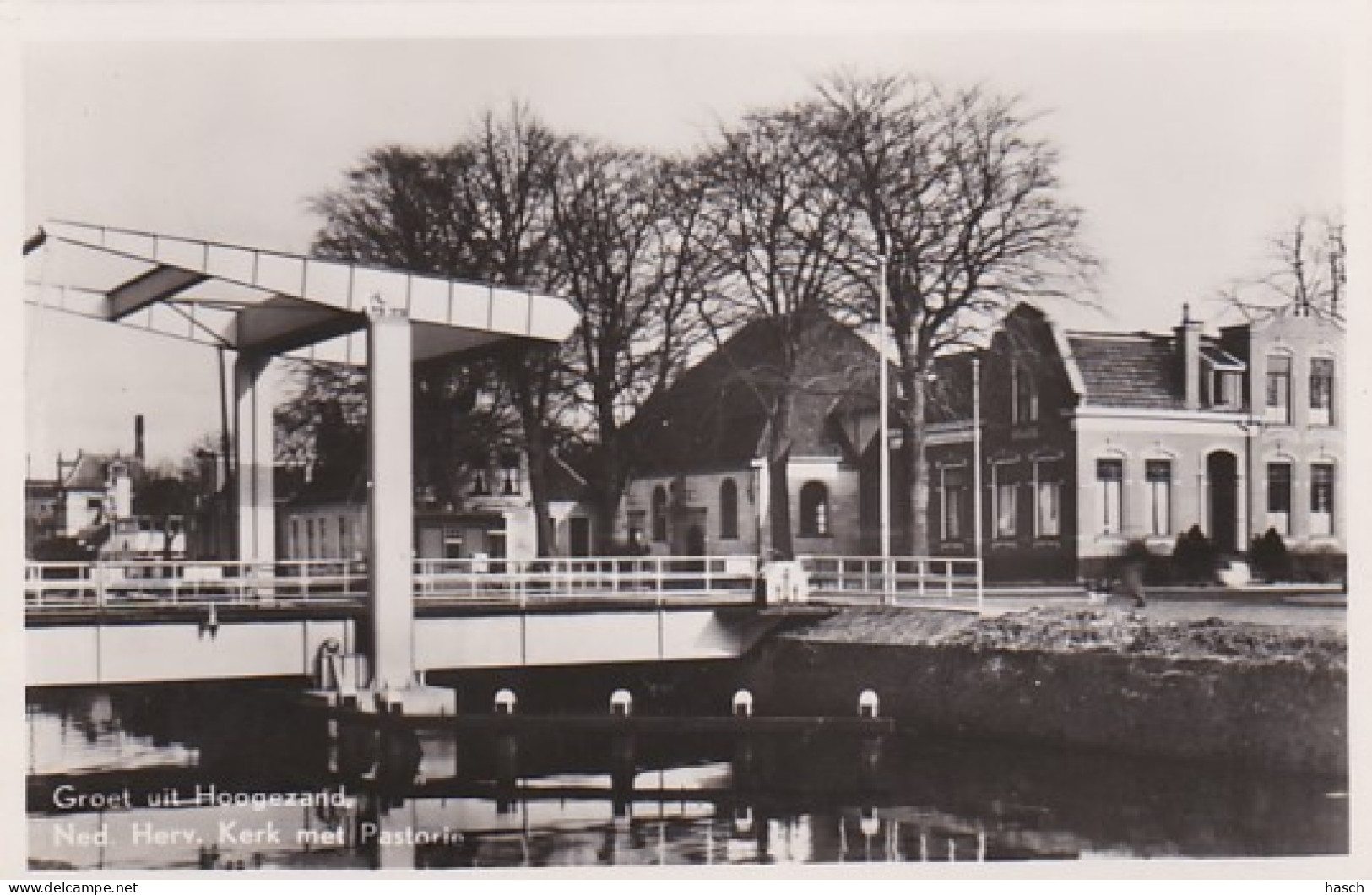 4822134Groet Uit Hoogezand, Ned. Herv. Kerk Met Pastorie. (FOTO KAART) (minuscule Vouwen In De Hoeken) - Hoogezand