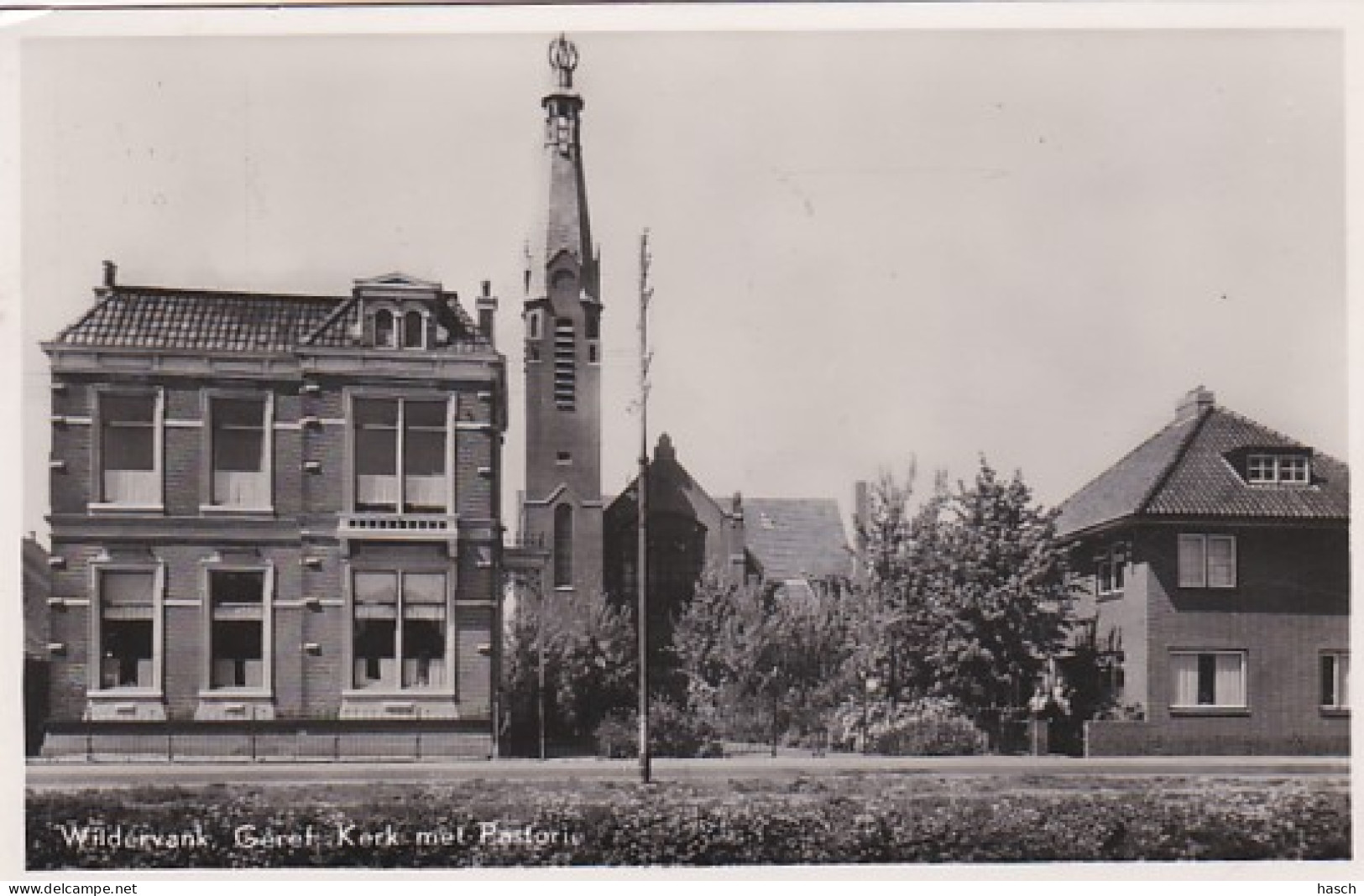 4822144Wildervank, Geref. Kerk Met Pastorie. (FOTO KAART)(kleine Vouwen In De Hoeken, Zie Achterkant) - Wildervank