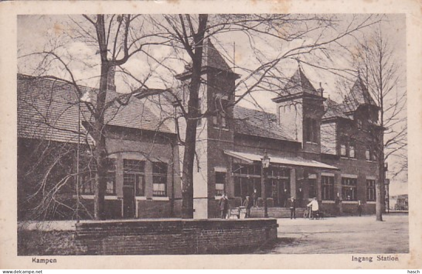 4822267Kampen, Ingang Station. 1921. (bruine Vlekken, Zie Hoeken En Randen) - Kampen