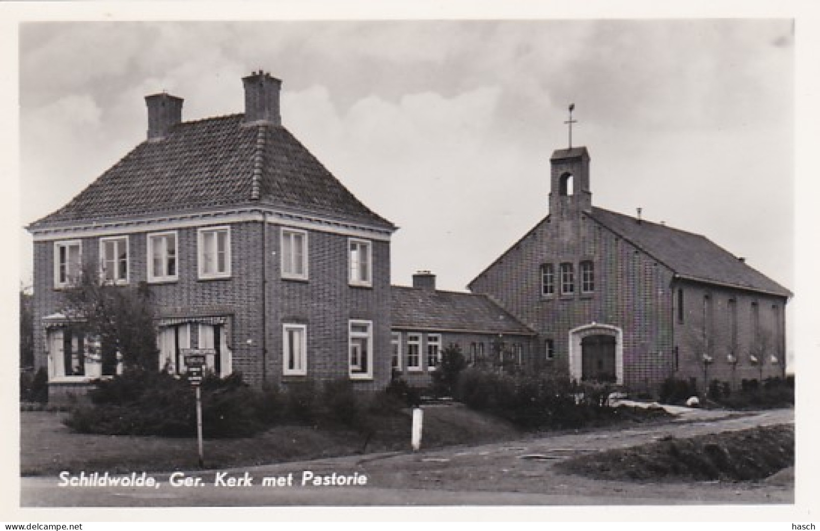 4822345Schildwolde, Ger. Kerk. Met Pastorie. (MOOIE FOTO KAART) - Other & Unclassified