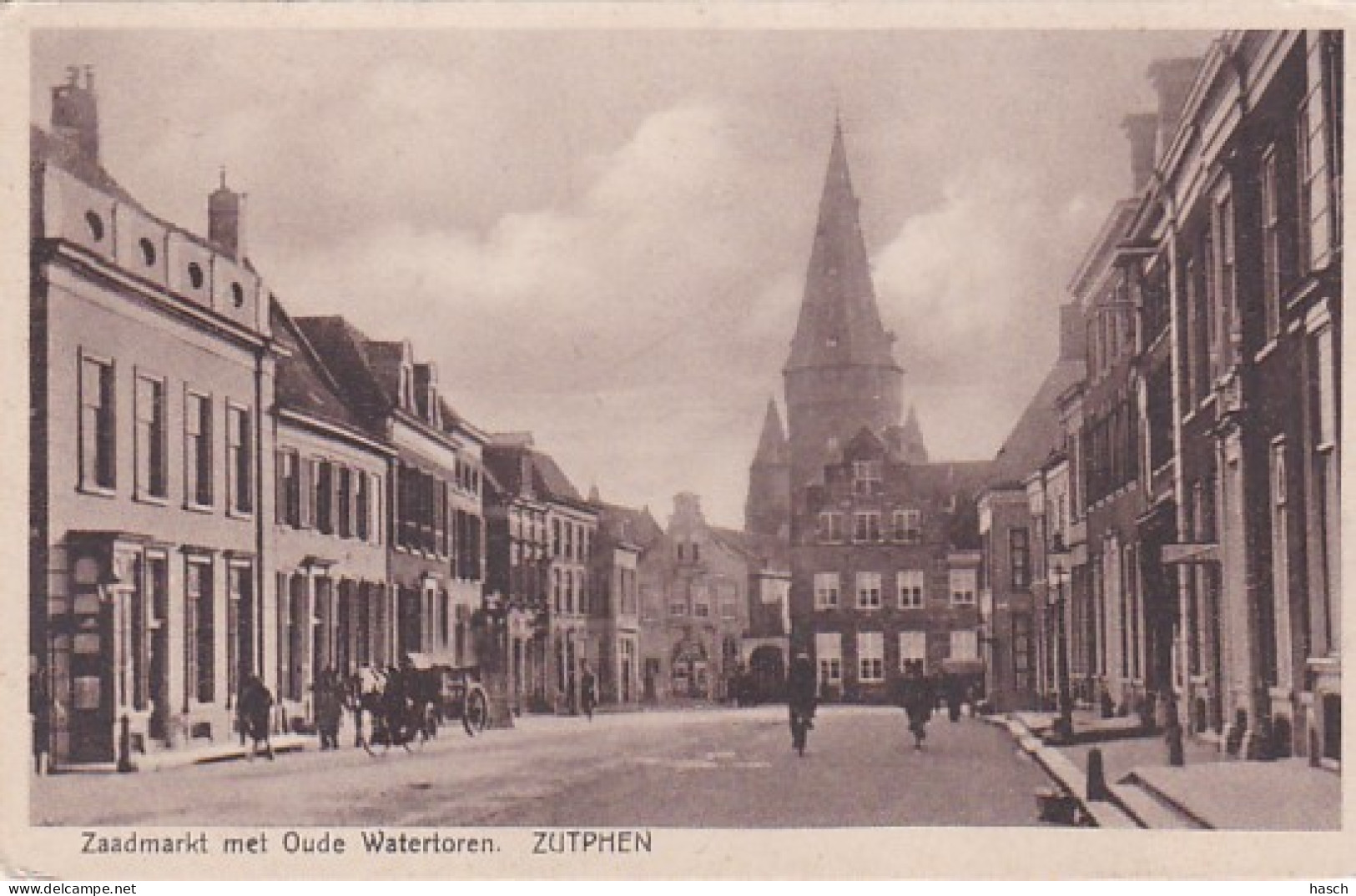 4822348Zutphen, Zaadmarkt Met Oude Watertoren.(kleine Vouwen In De Hoeken) - Zutphen