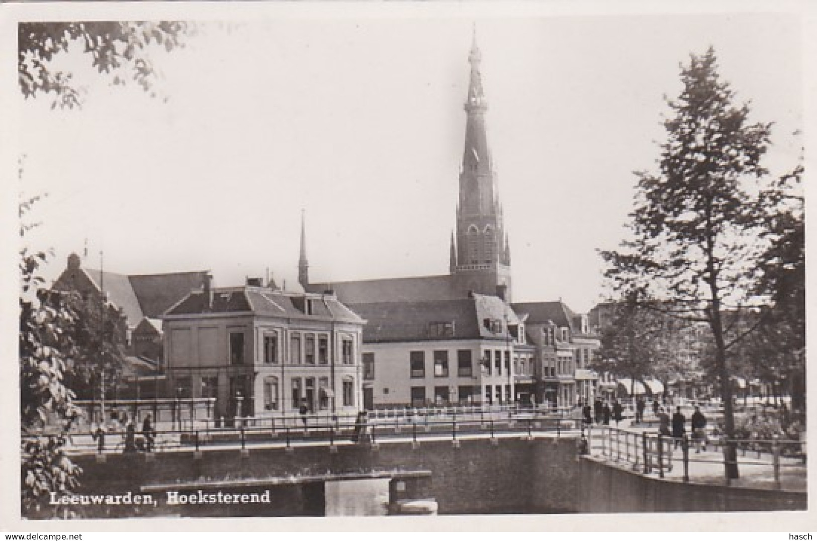 4822537Leeuwarden, Hoeksterend. (FOTO KAART)( Minuscule Vouwen In De Hoeken) - Leeuwarden