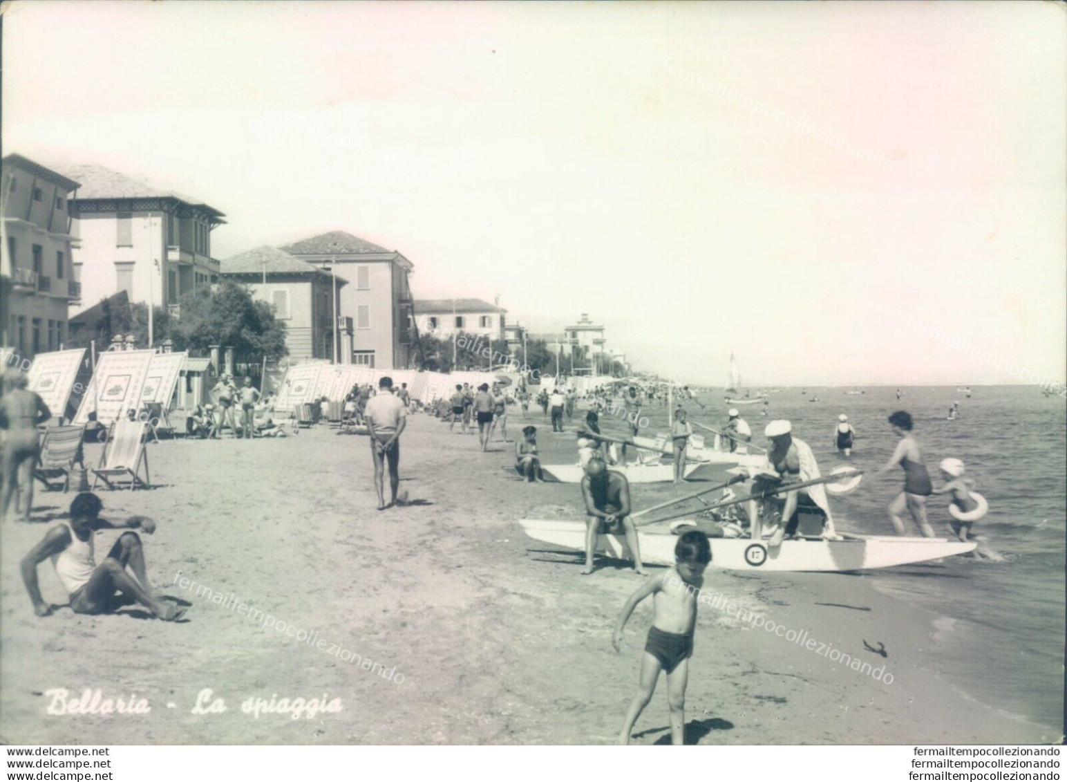 T279  Cartolina Bellaria La Spiaggia Provincia Di Rimini - Rimini