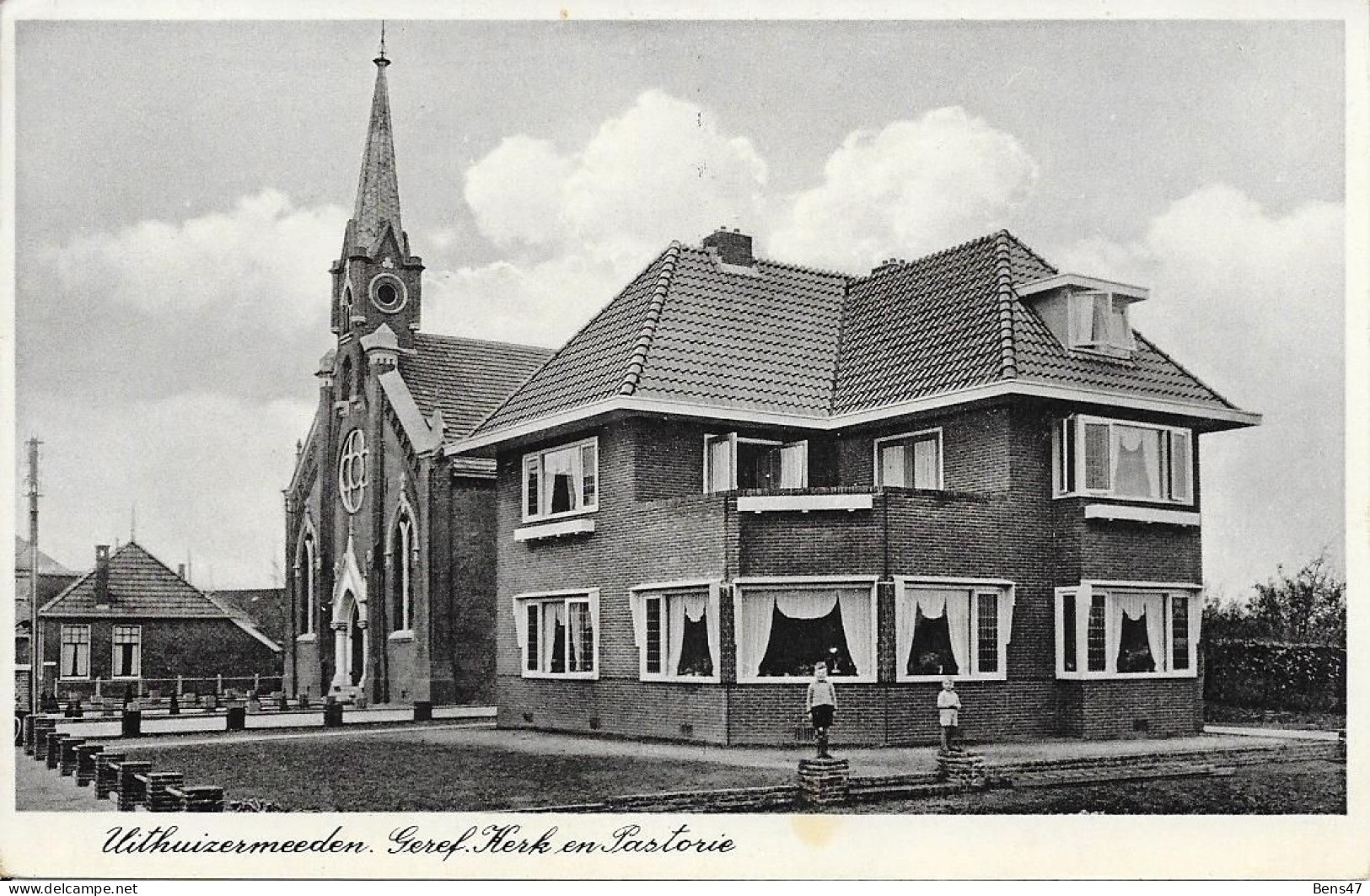 Uithuizermeeden Ger. Kerk En Pastorie Gelopen 1940 - Uithuizen