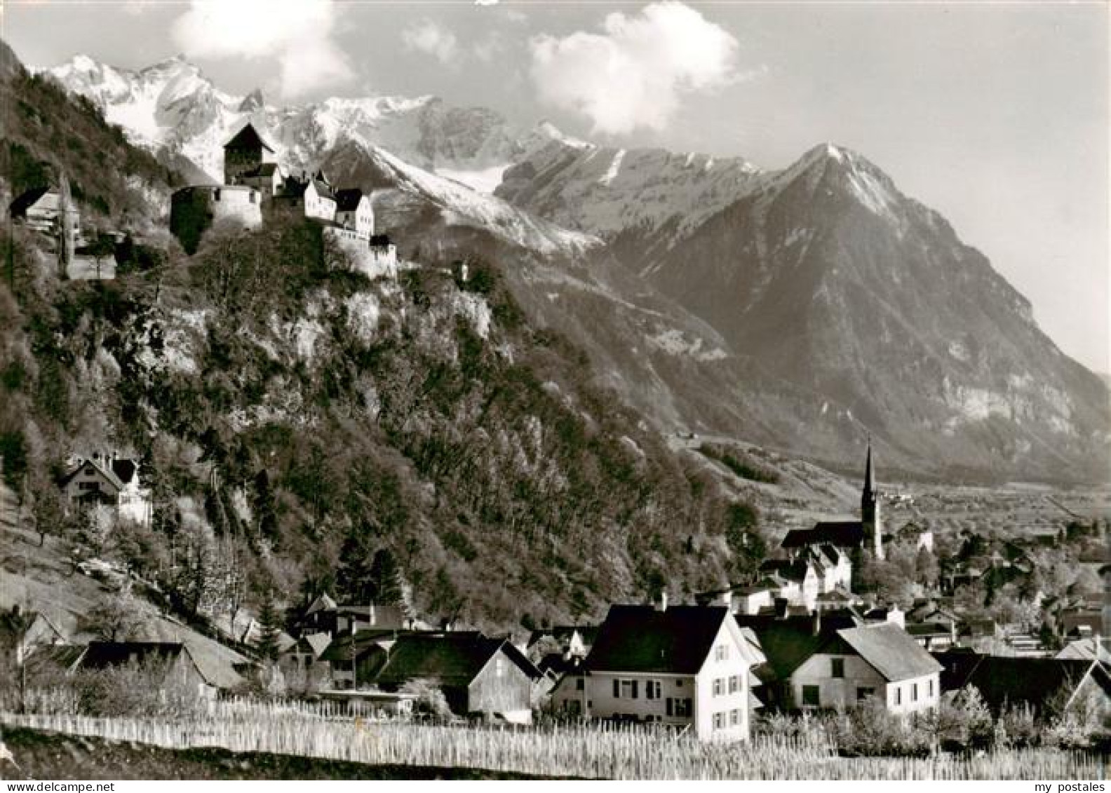 73888145 Vaduz Liechtenstein FL Ansicht Mit Blick Zum Schloss Mit Rappenstein Un - Liechtenstein