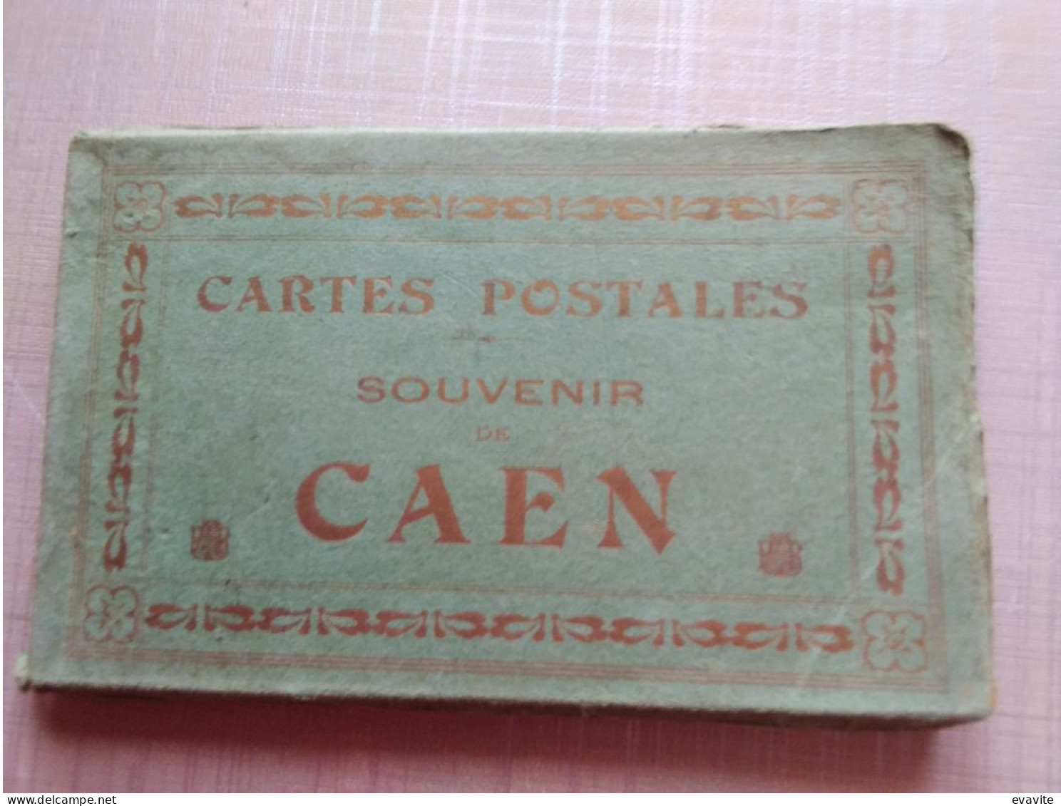 Carnet  De 24 CPA Complet (14 )  Souvenir De CAEN - Caen