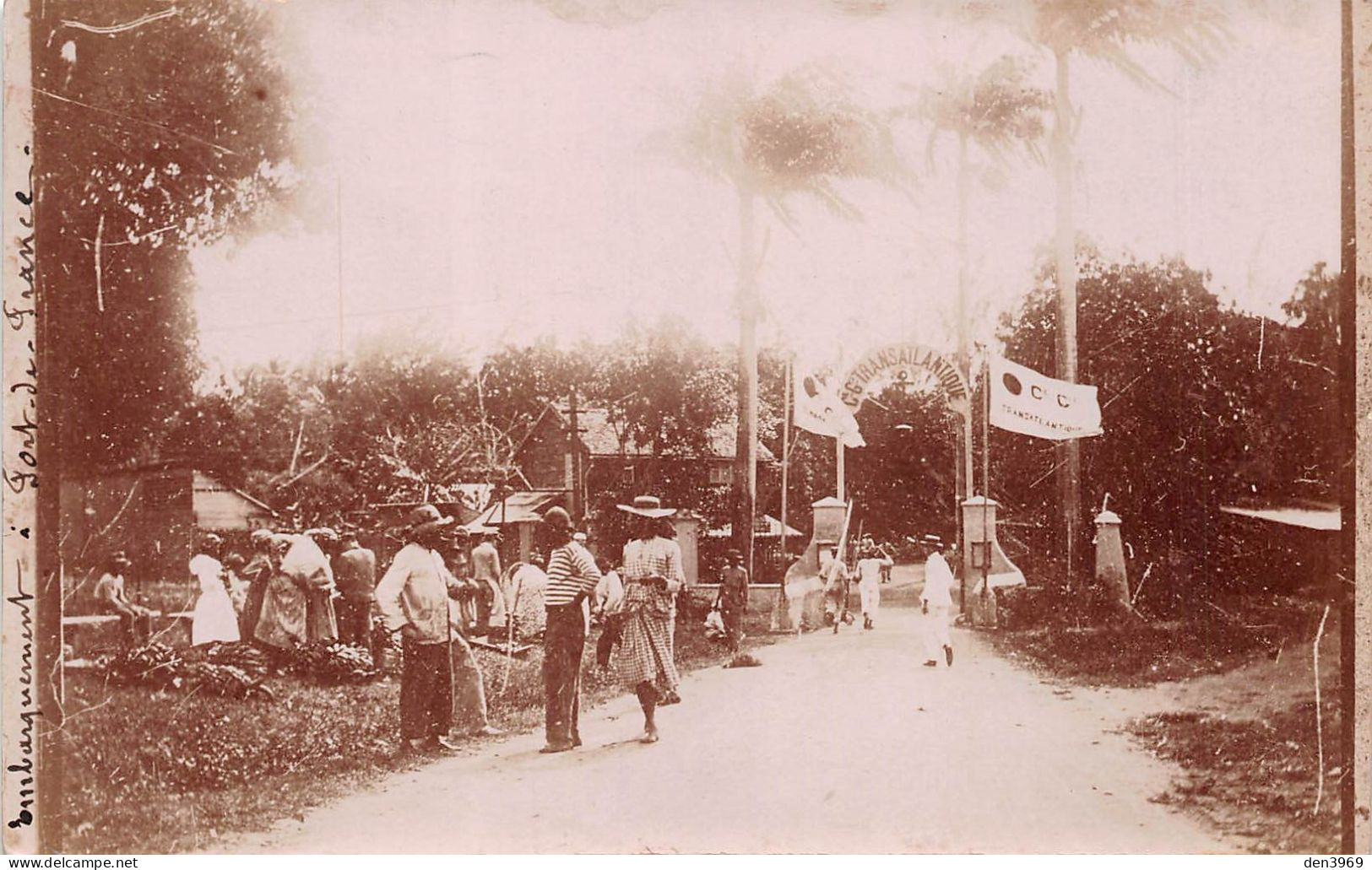 Martinique, Embarquement à FORT De FRANCE Devant La Cie Générale Transatlantique, Bateaux - Carte-Photo, écrit (2 Scans) - Fort De France