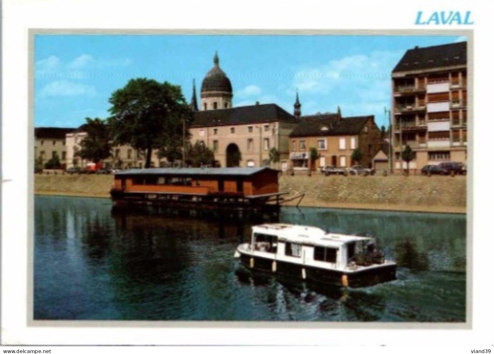 LAVAL. -  La Mayenne, Le Bateau-lavoir Et Clocher De L'église Saint Venerand.   -  Non Circulée. - Laval