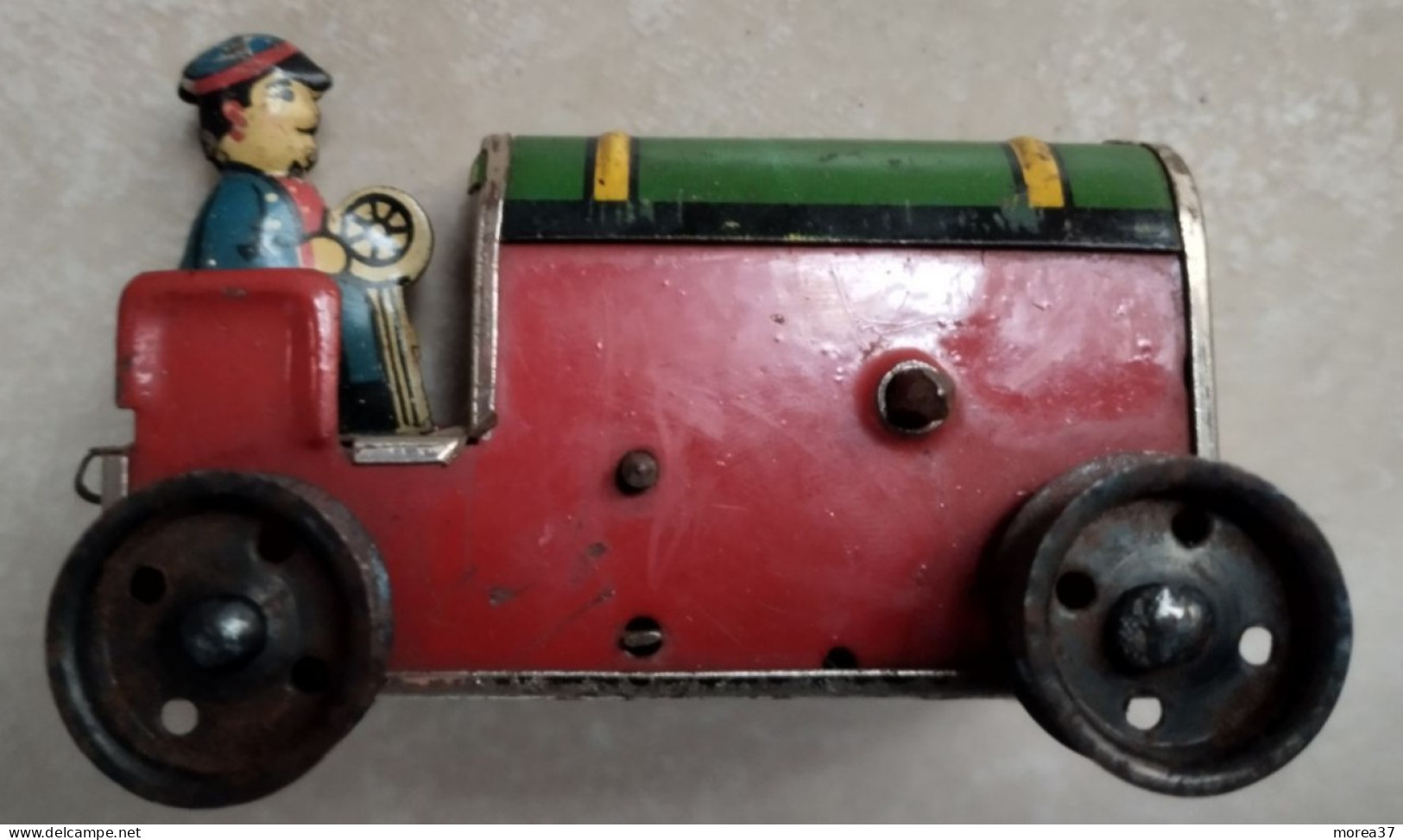 TRACTEUR à Chenille   En Tôle De La Marque LA HOTTE SAINT NICOLAS     Jouet Mécanique    (rare) - Jugetes Antiguos