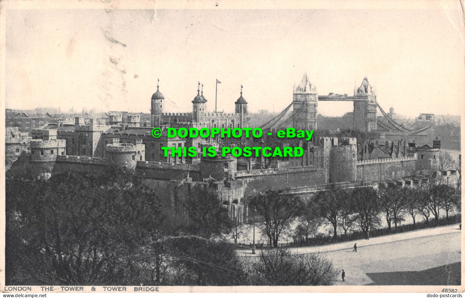 R505887 London. The Tower And Tower Bridge. Photochrom. 1928 - Otros & Sin Clasificación