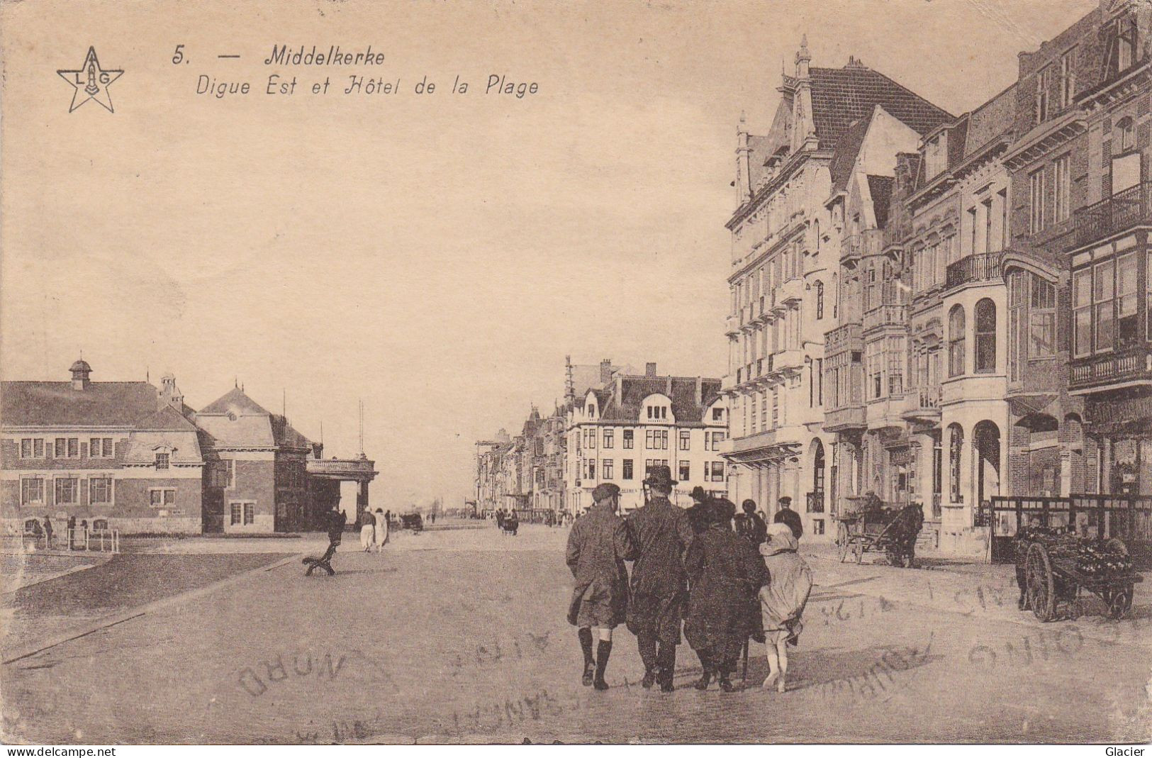 5.- Middelkerke - Digue Est Et Hôtel De La Plage - Middelkerke