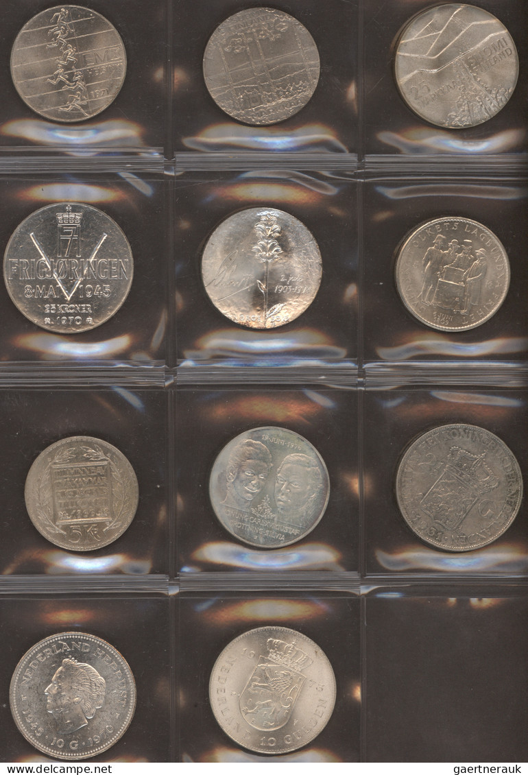 Alle Welt: Album mit über 130 diversen Münzen aus aller Welt, meist Silbermünzen