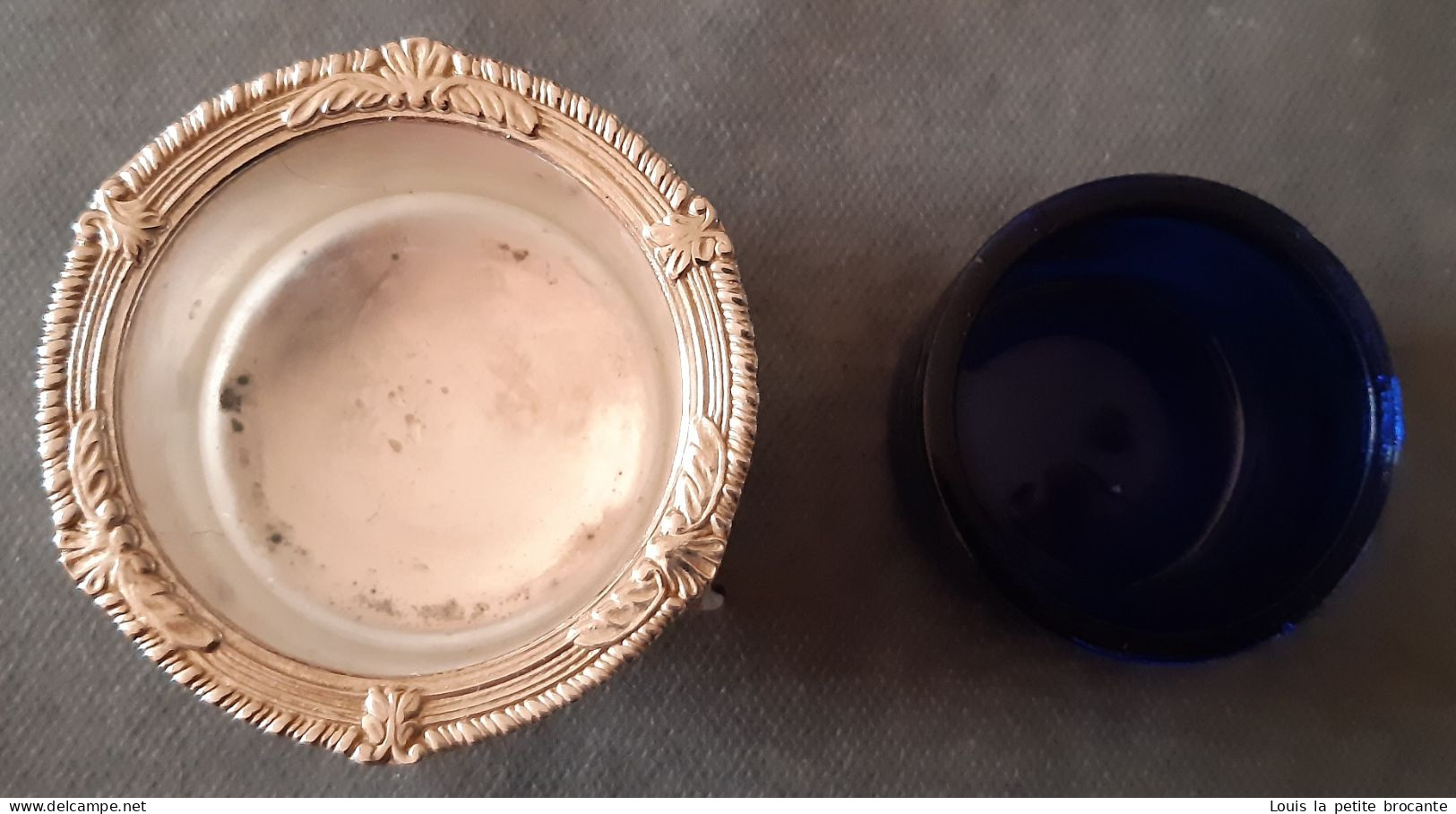 Lot De 3 Petits Pots à épices De Table,  En Métal Argenté  Avec Bol En Verre Bleu. - Altri & Non Classificati