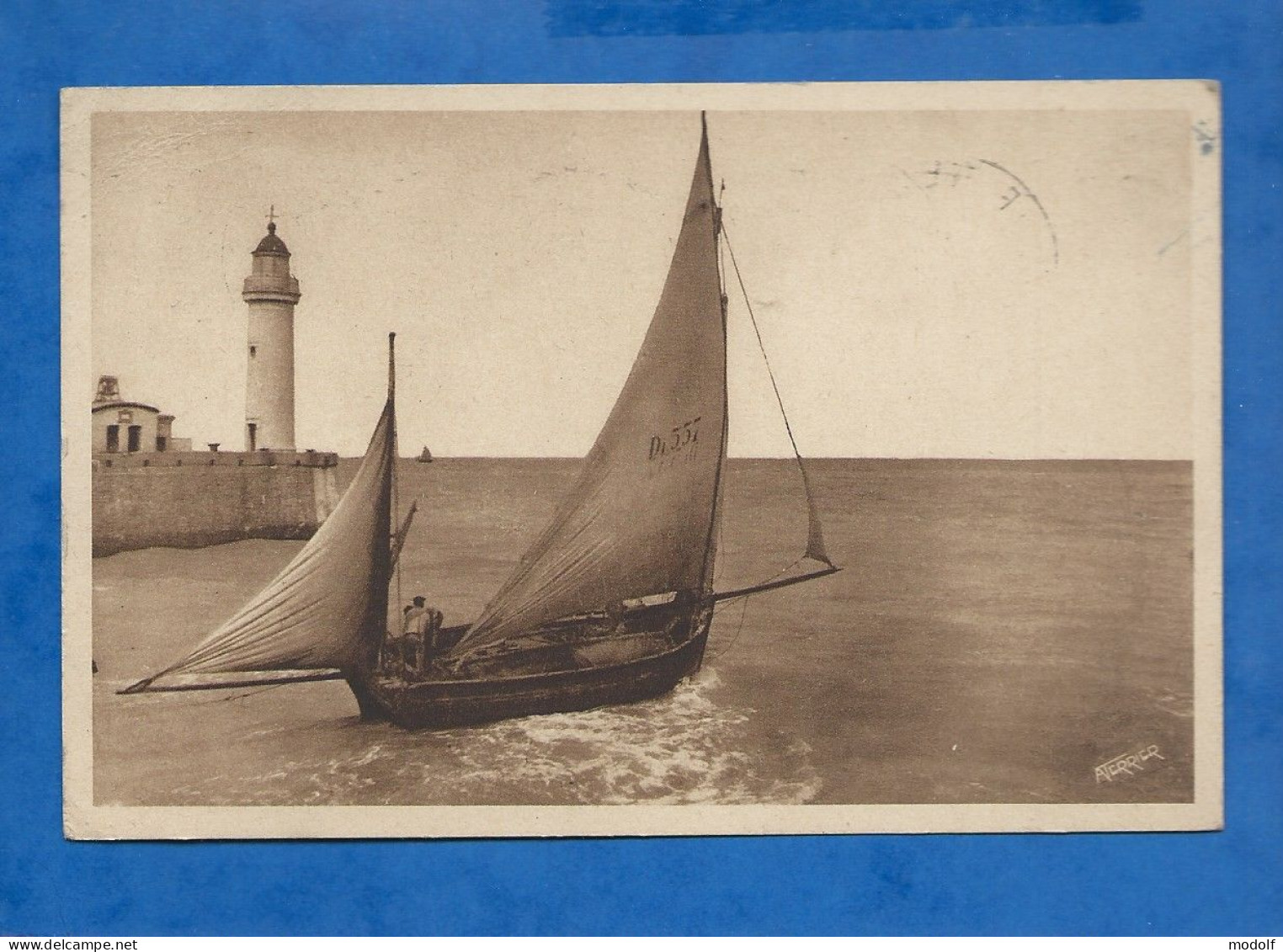 CPA - (76 - Le Tréport) - Une Barque Part Pour La Pêche - Circulée En 1926 - Le Treport