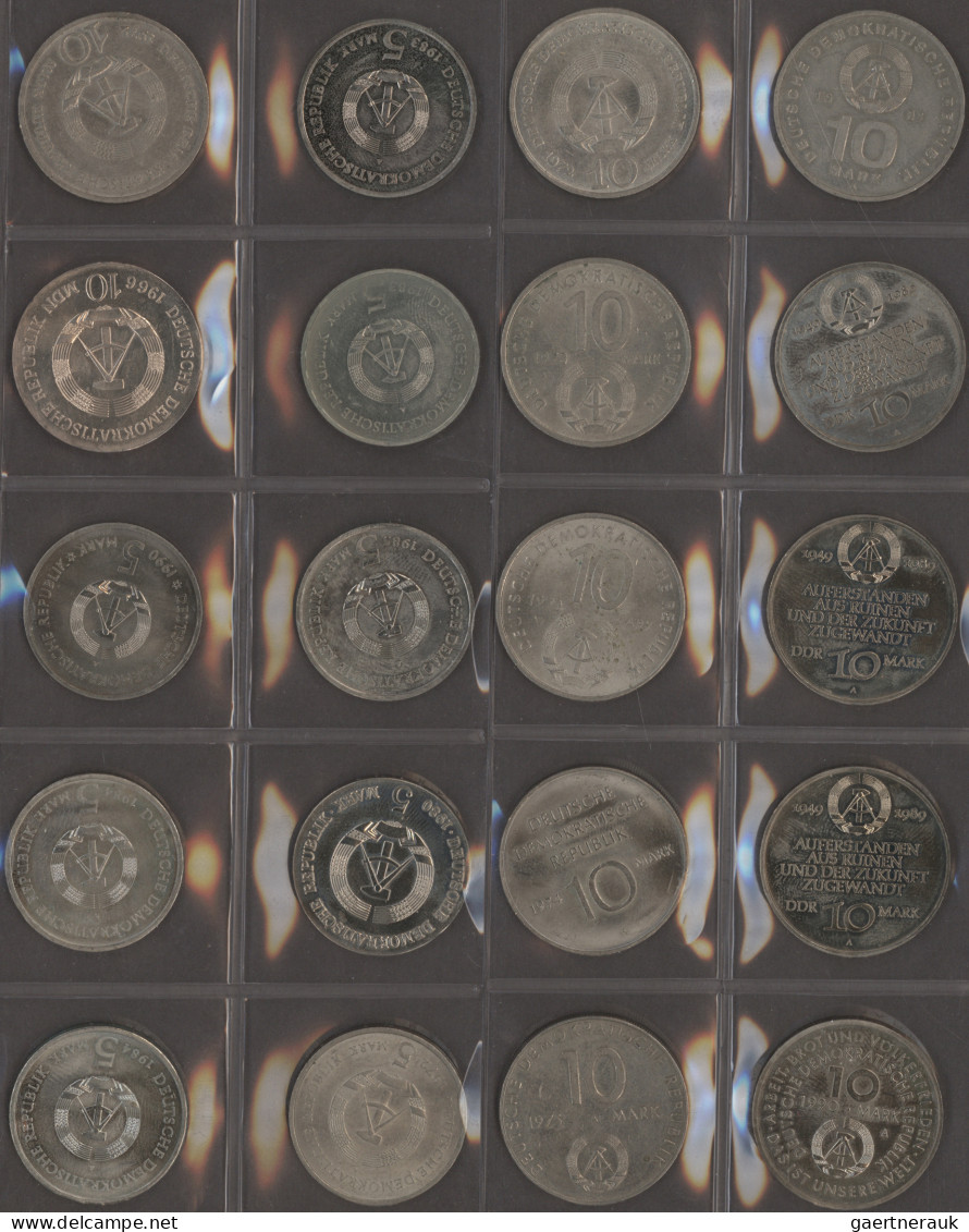 DDR: 2 Münzblätter Mit Gedenkmünzen Der DDR, Dabei 8 X 5er 12 X 10er Und 4 X 20e - Autres & Non Classés