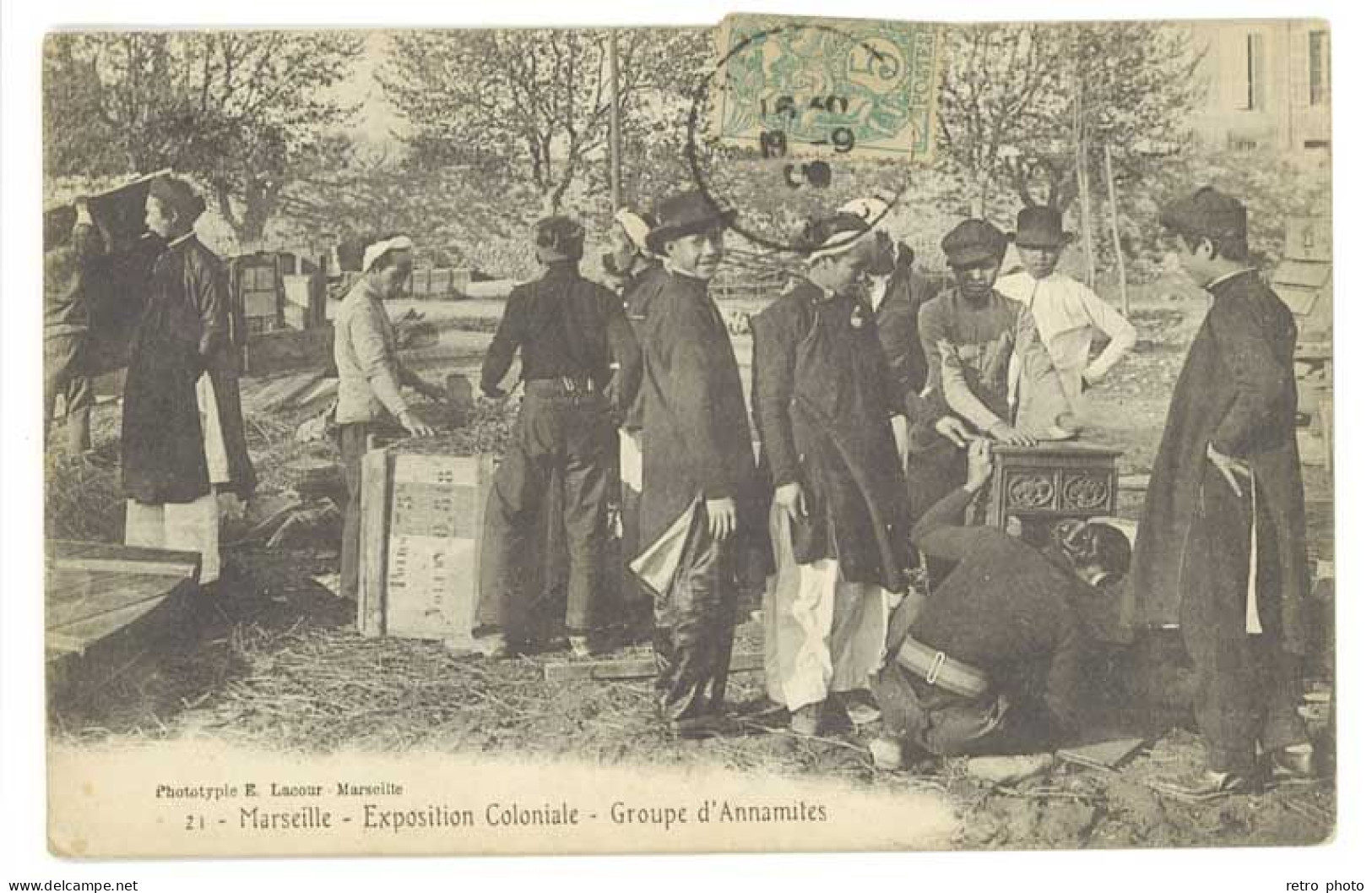 Cpa Marseille Exposition Coloniale - Groupe D'Annamites - Electrical Trade Shows And Other