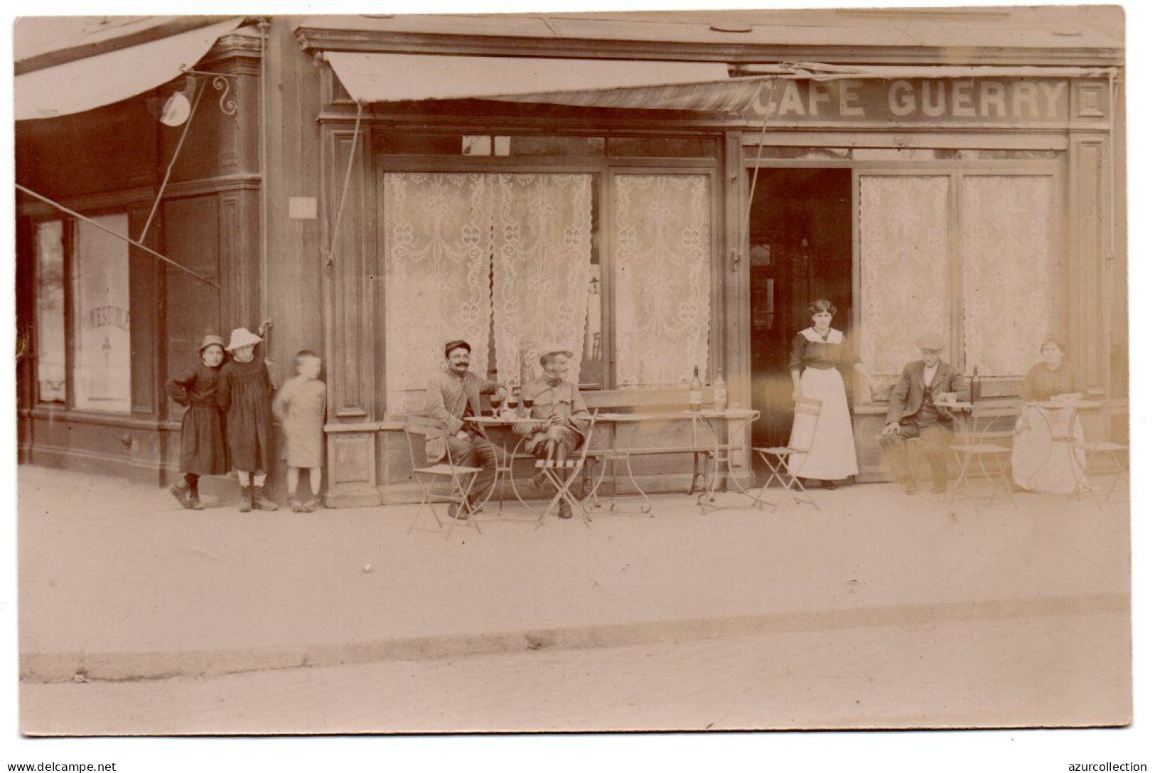 Devanture Et Terrasse Du Café Guerry. Carte Photo Animée Non Située - Cafes