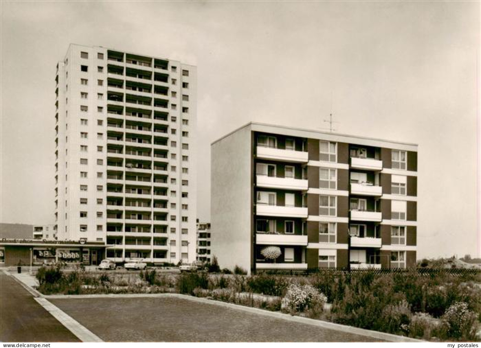 73887326 Neustadt  Weinstrasse Haardt Bayernplatz Mit Hochhaus  - Neustadt (Weinstr.)