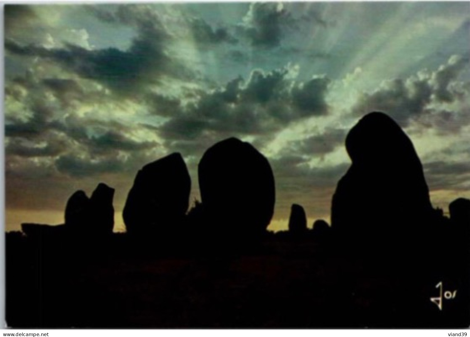 CARNAC. -  Crépuscule Sur Les Alignements De Kermaric.       -  Non Circulée. - Carnac