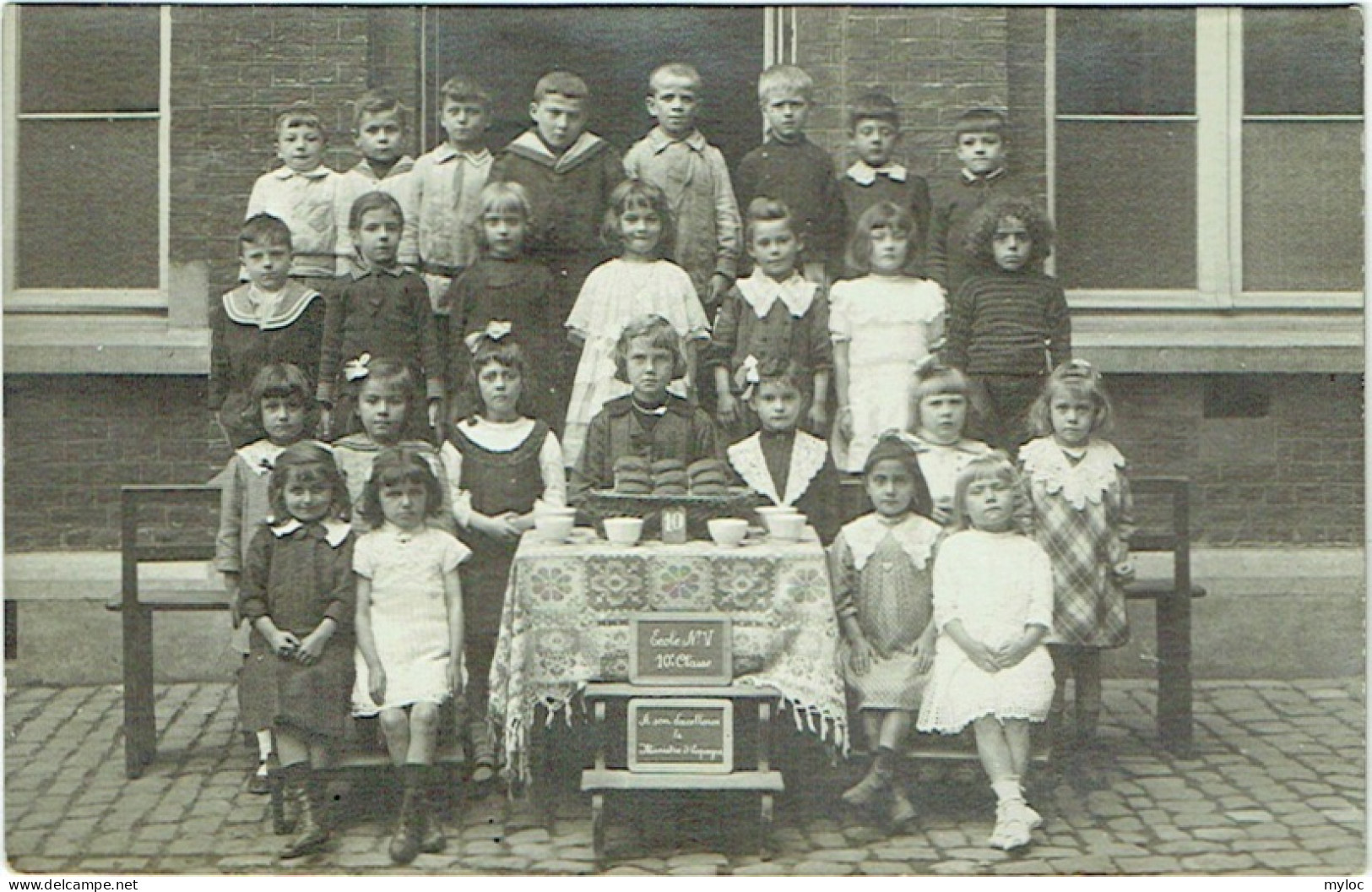 Carte Photo De Classe. Groupe D'Enfants. A Son Excellence Le Ministre D' Espagne. Ecole N°5, 10è Classe. - Anonyme Personen