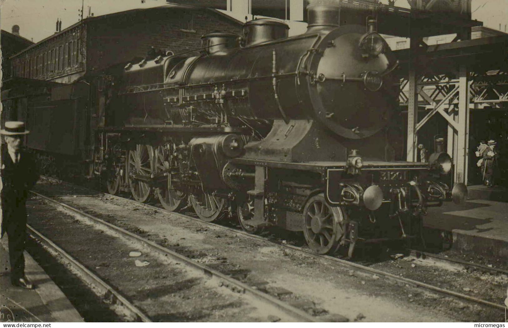 Locomotive 3120 - Trains