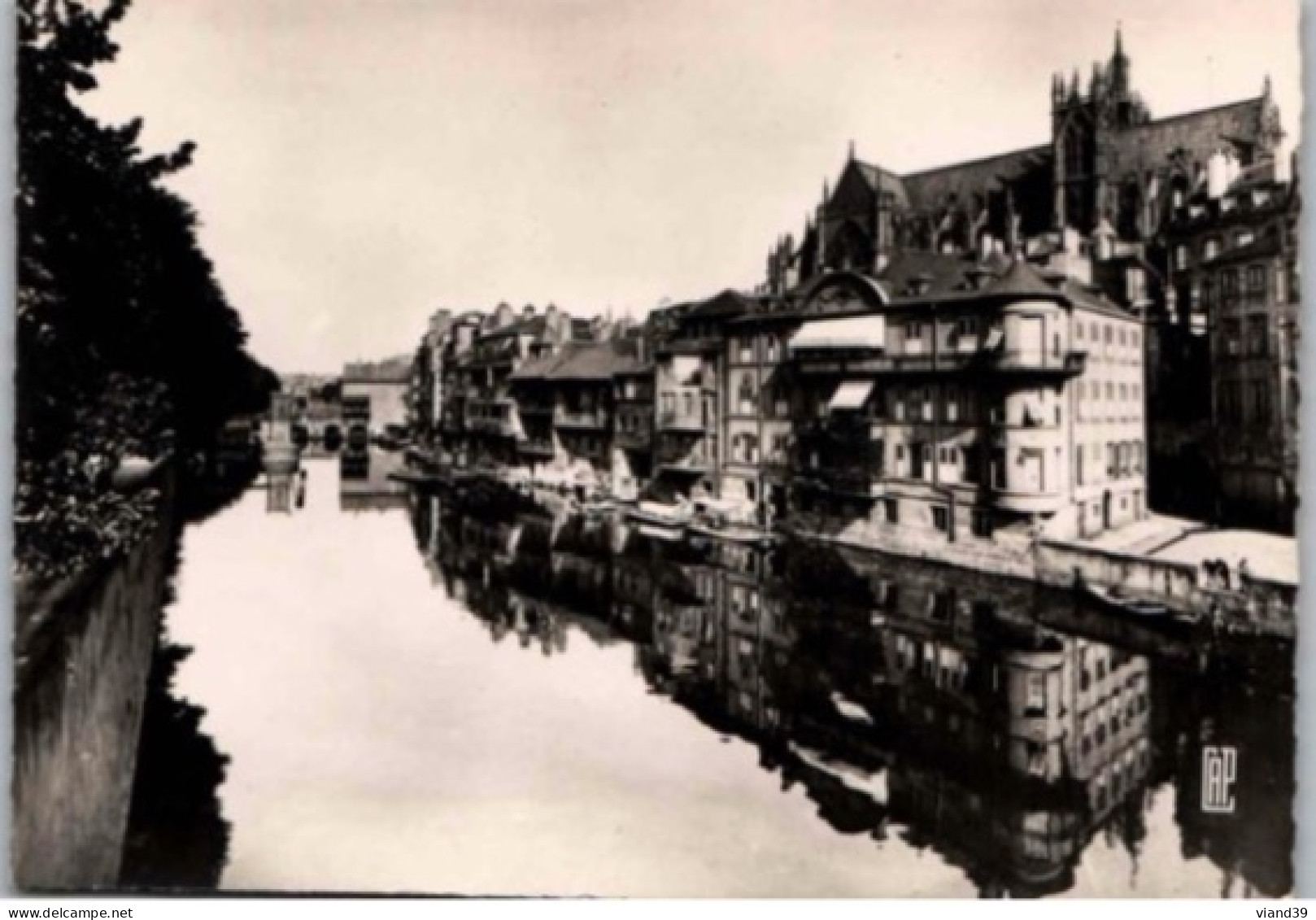 METZ. -  Le Bain Des Roches.  -  Non Circulée. - Metz