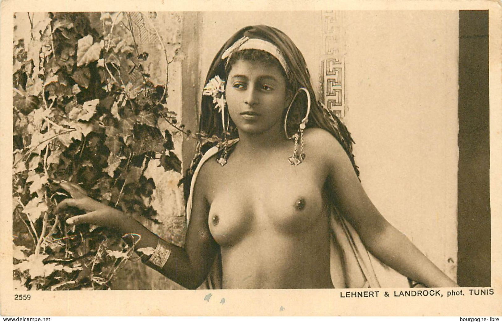 TUNISIE Lehnert Et Landrock N°2559 Femme Seins Nus Danseuse Arabe - Túnez